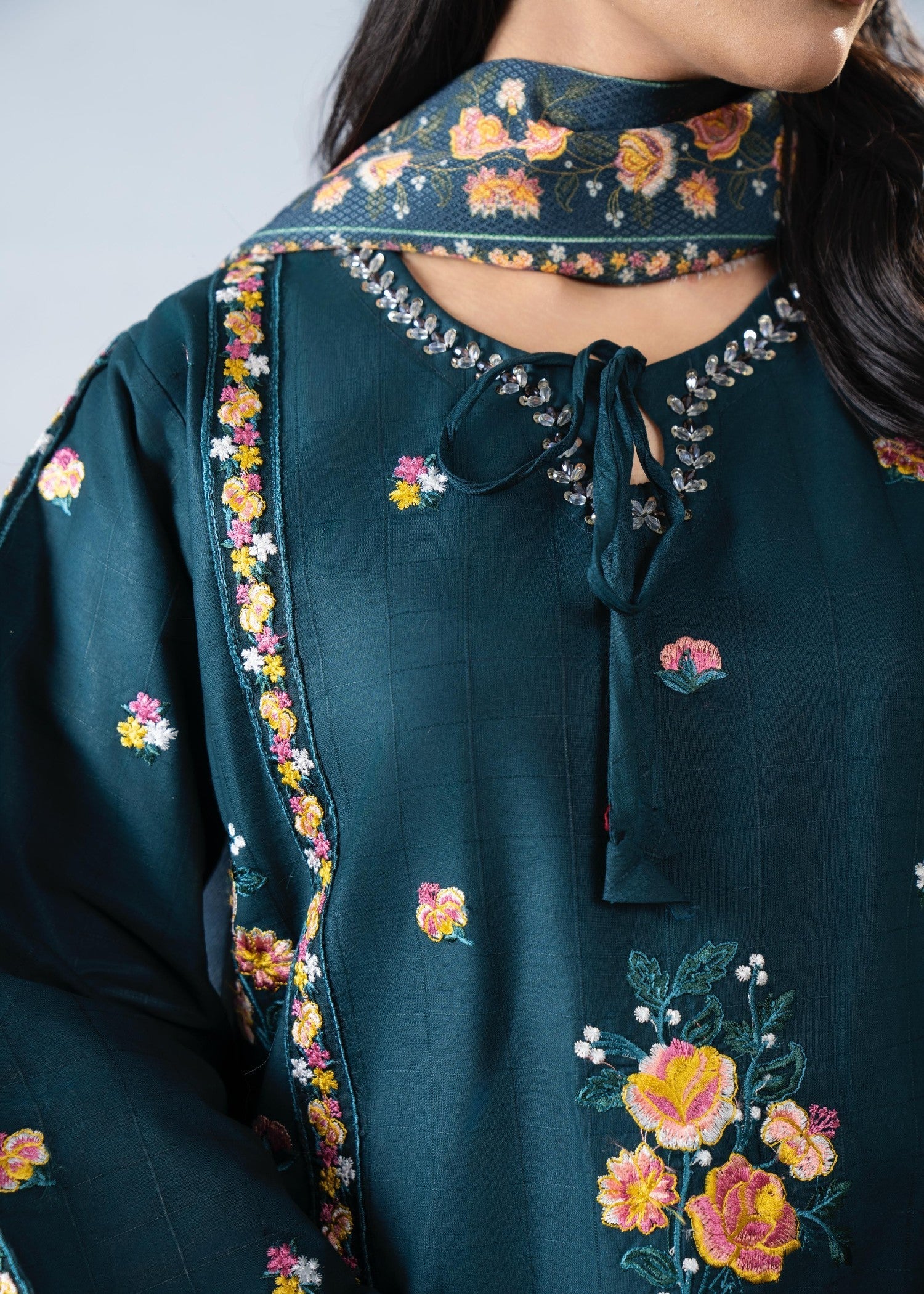 Fatima Noor’s Bi 001 6 Women 3pcs