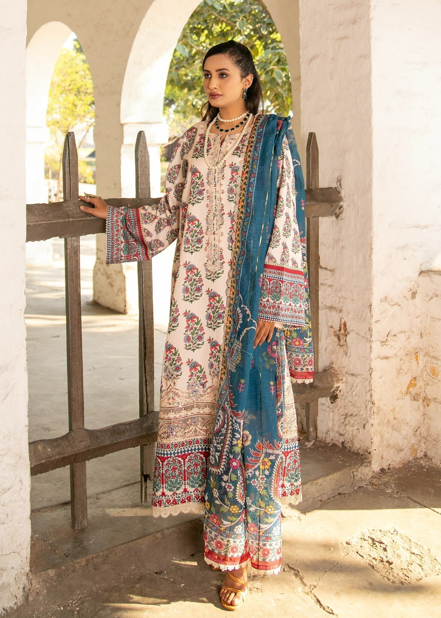 Chandan Nagri AMBER OFFWHITE Women 3pcs