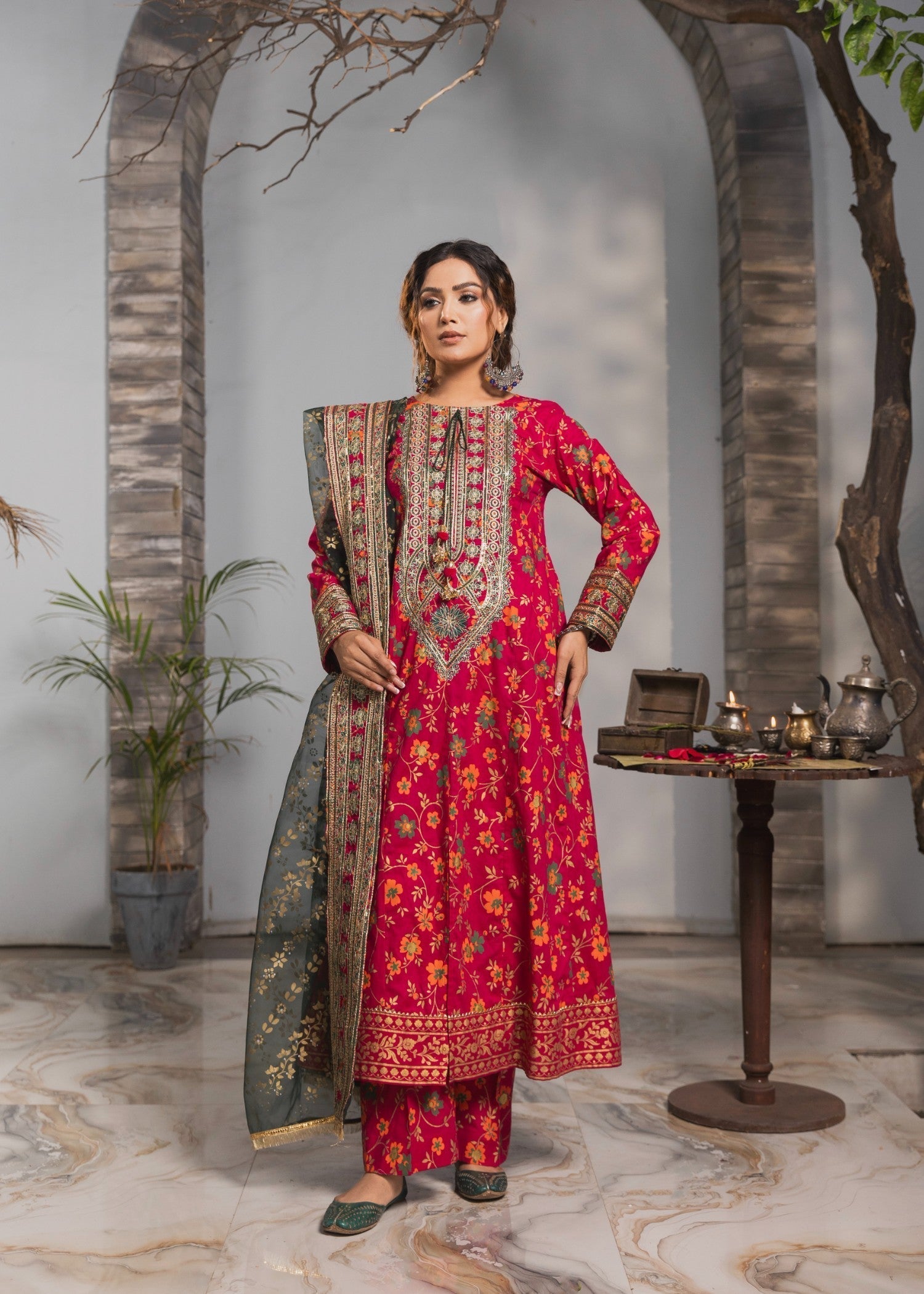 Costumo Roha Women 3pcs