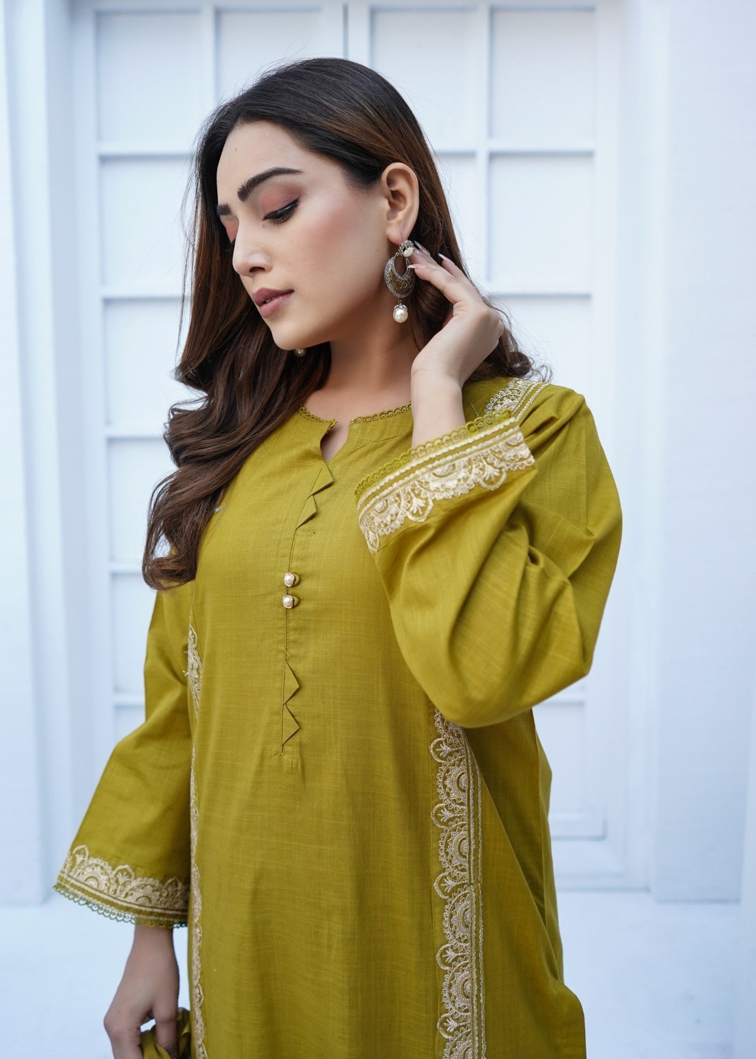 Yolo Pret Tilla Embroidered Intermix Lawn with Embroidered Border Chiffon Dupatta JASHAN S25 0030 Women 3pcs