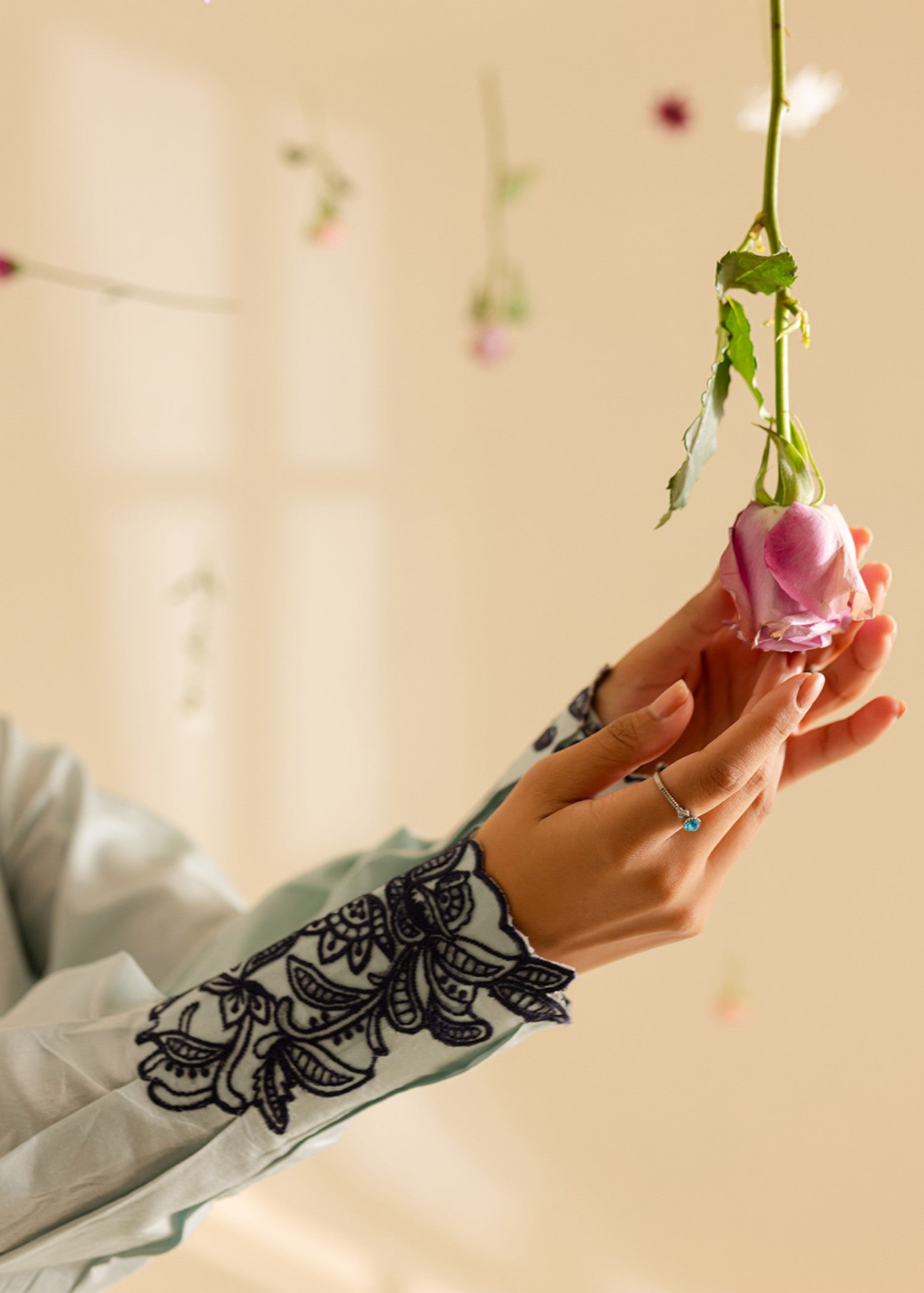 Mahnur Crystal | Pret Women 2pcs