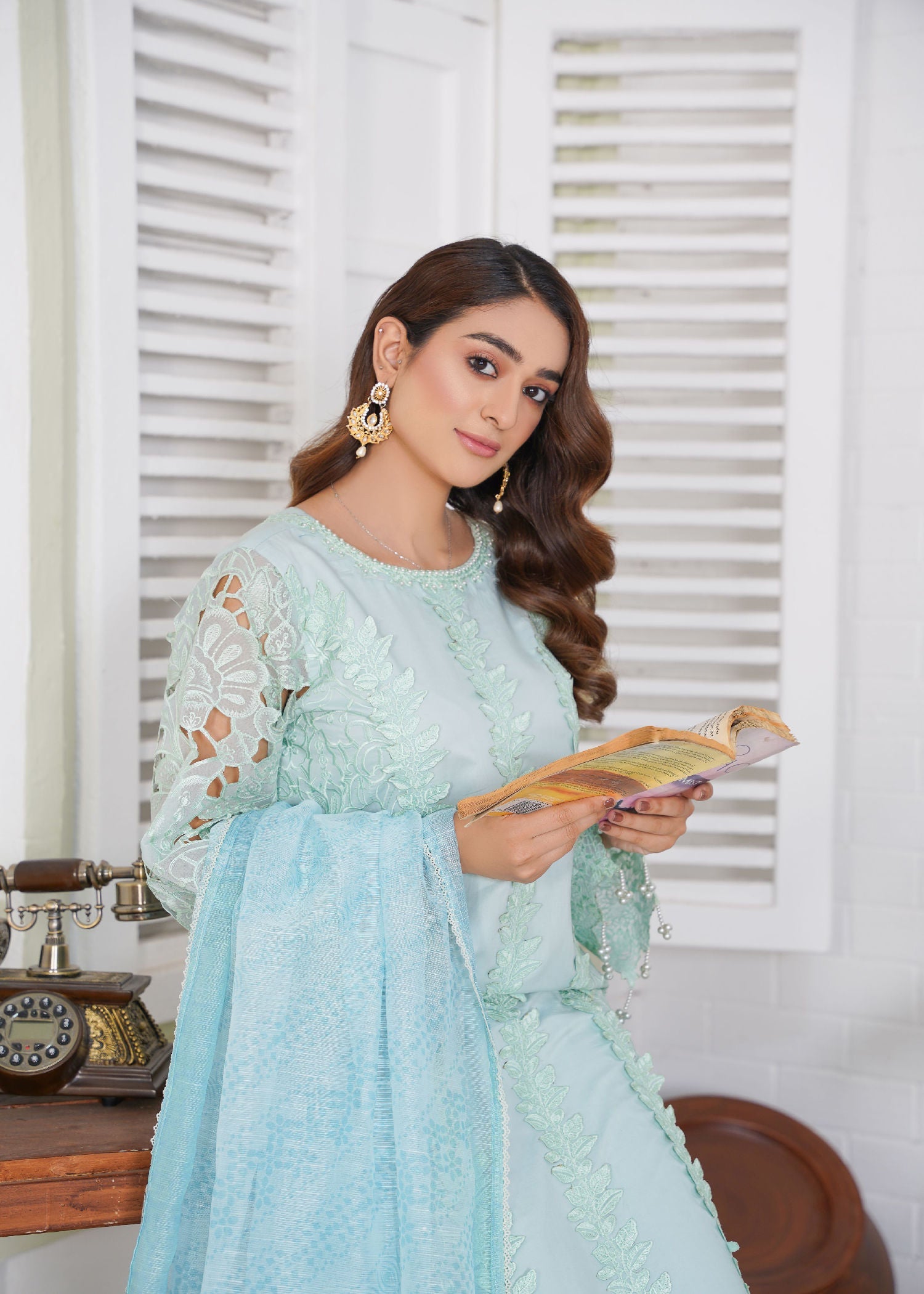 Thread & Weave By Zeplar Ready to Wear Luxury lawn Embroidered – RTWL24201 Women 3pcs