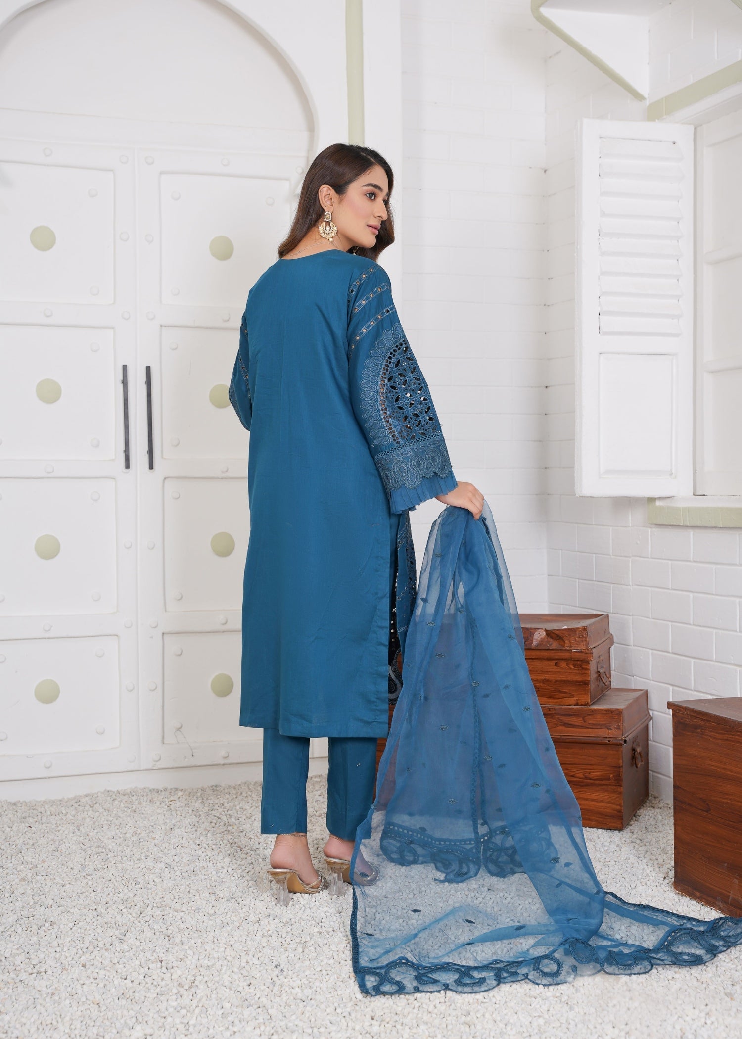 Thread & Weave By Zeplar Ready to Wear Luxury lawn Embroidered – RTWL24203 Women 3pcs