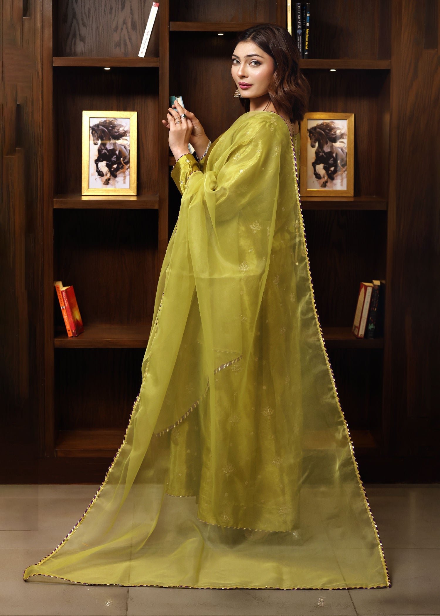 Emeralds HARA Women 2pcs