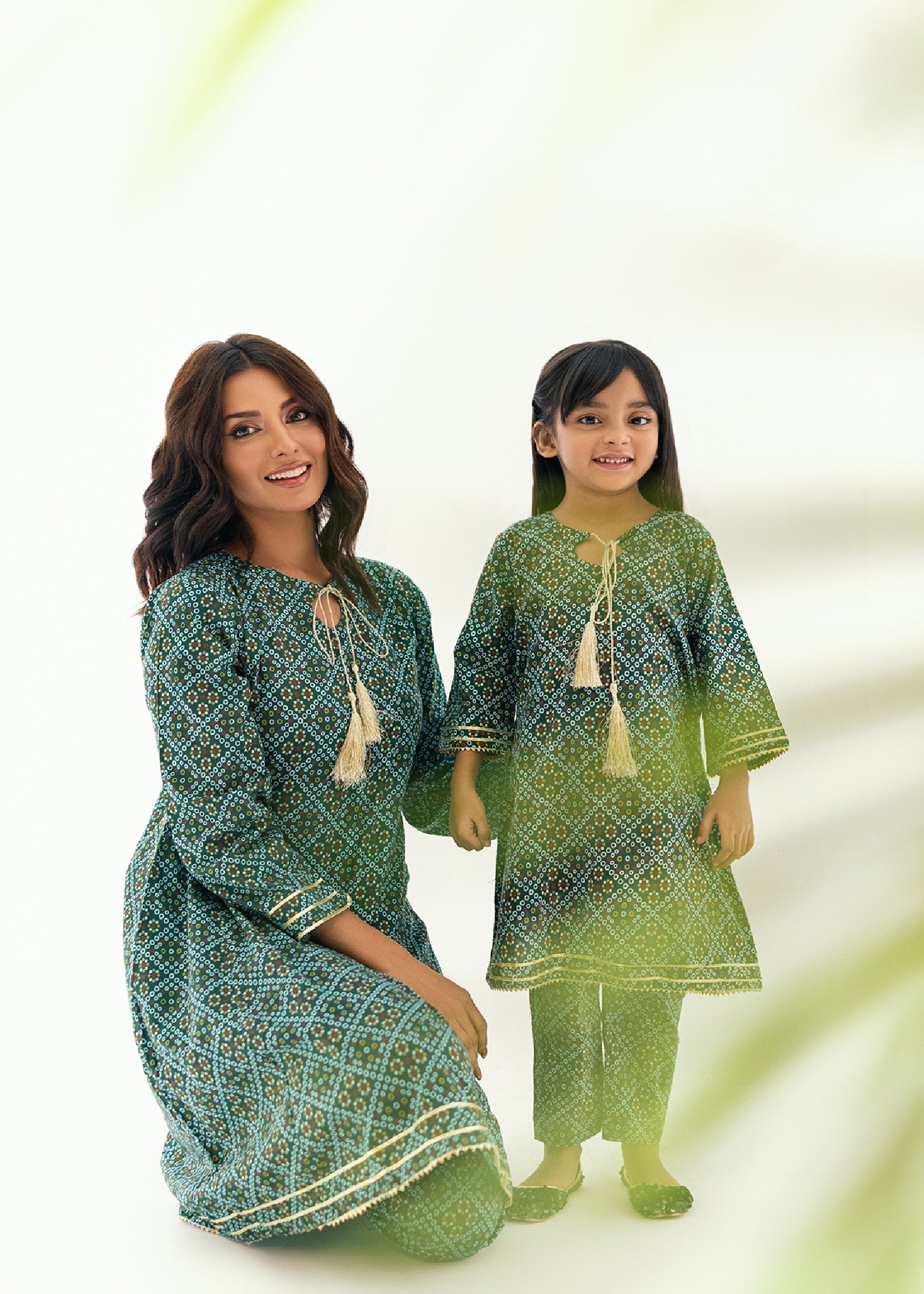 Kumash Textiles Kumash Green Chunri Womens Women 2pcs