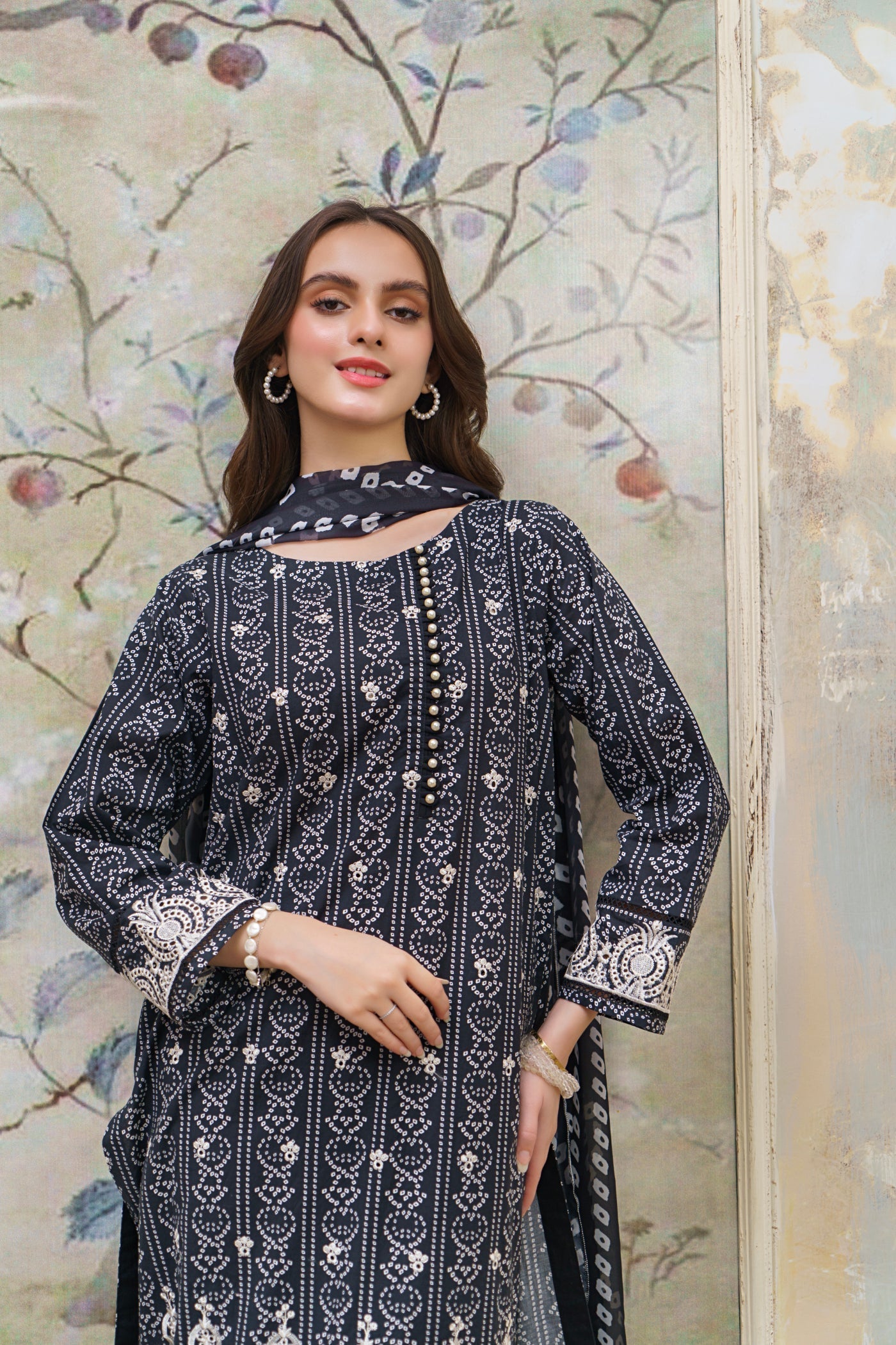 Kiara Pret Black Twist Women 3pcs