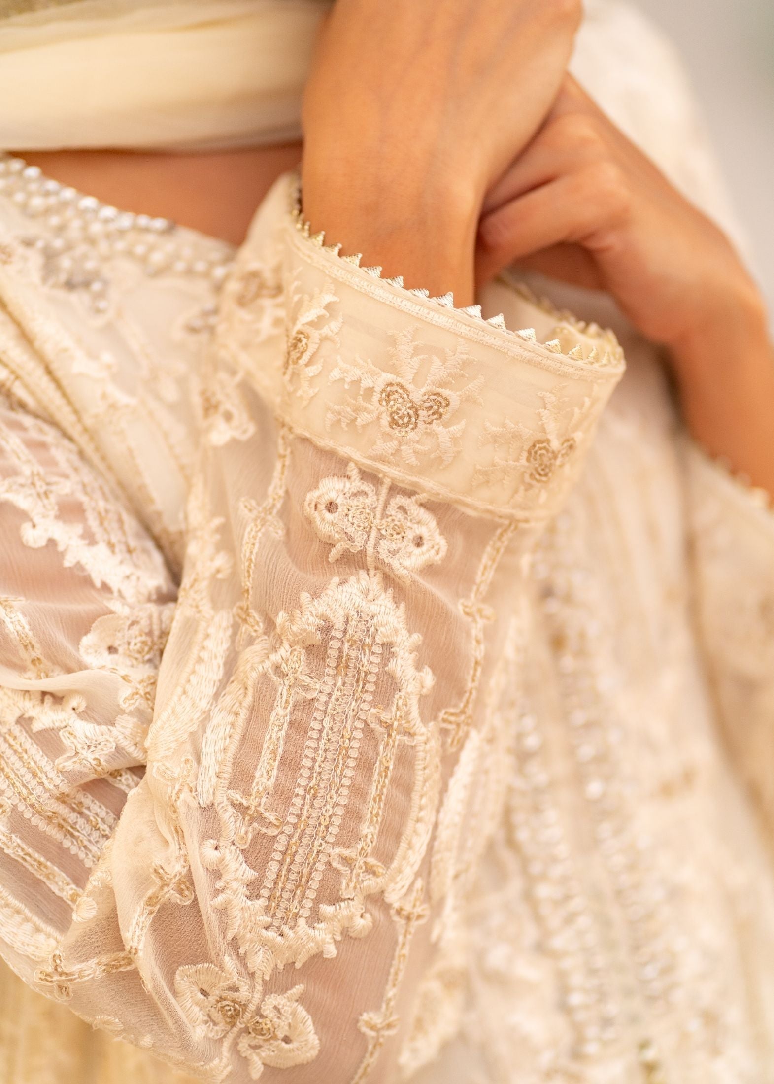 Alsiyab Mannat Off White Women 3pcs