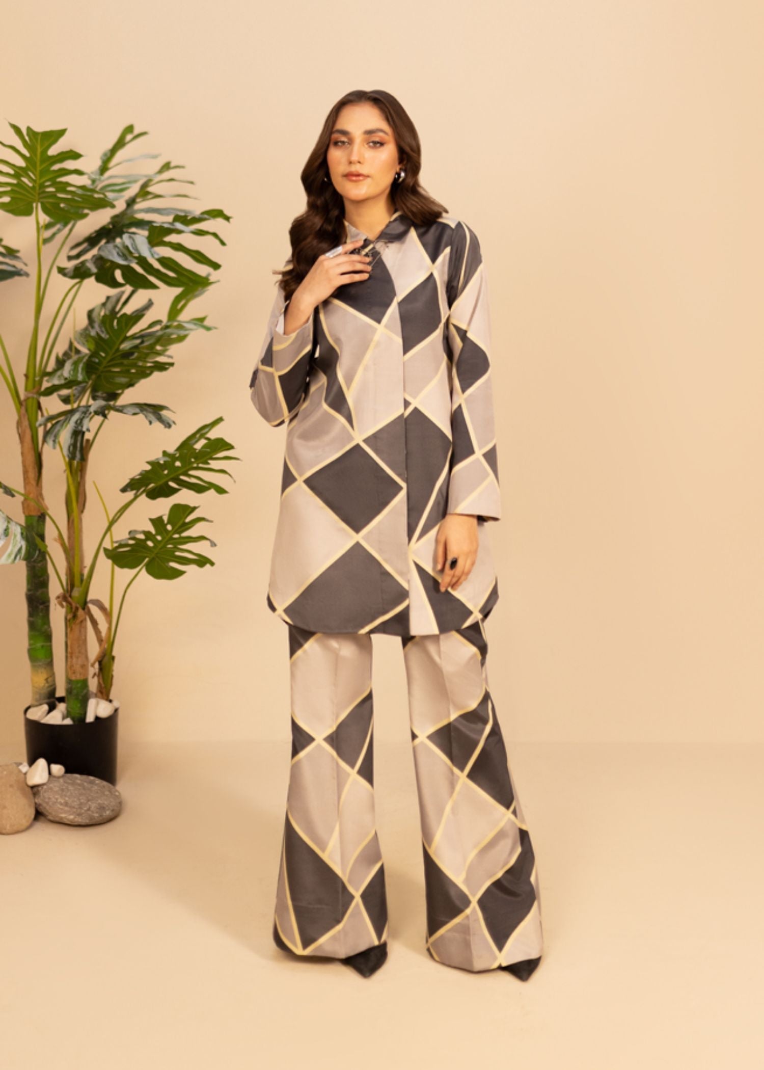 Fozia Khalid Orion Women 2pcs