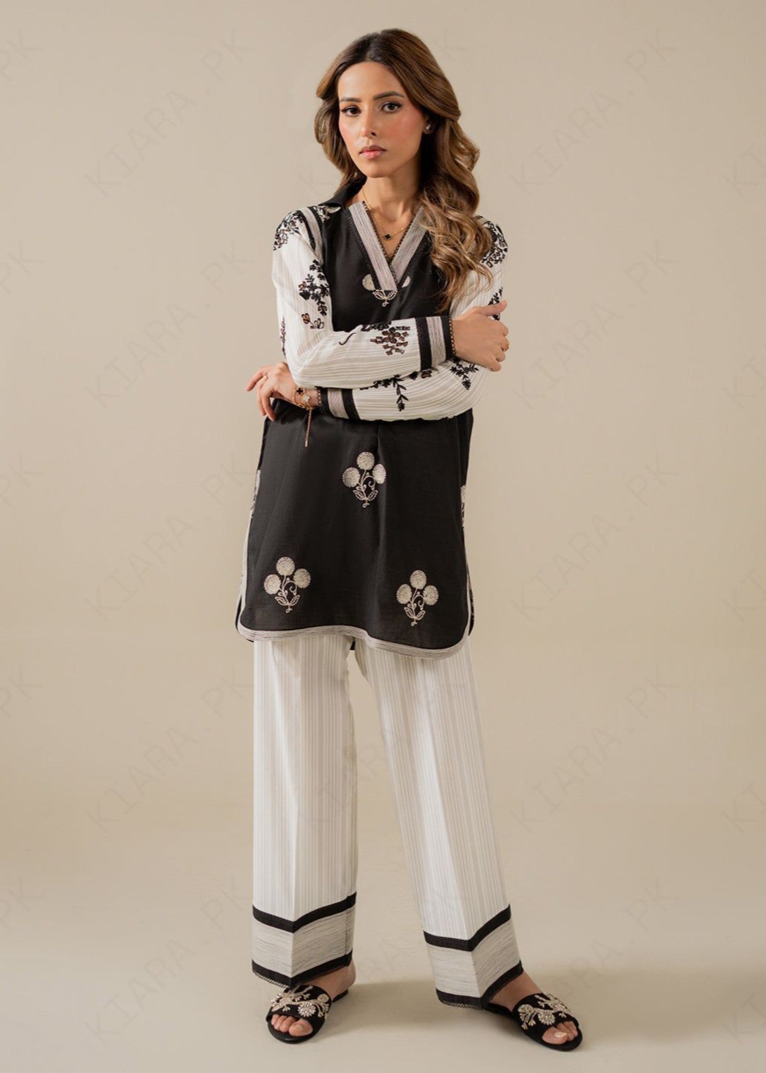 Kiara MONARCH SLD09 25 Embroidered Set Women 2pcs