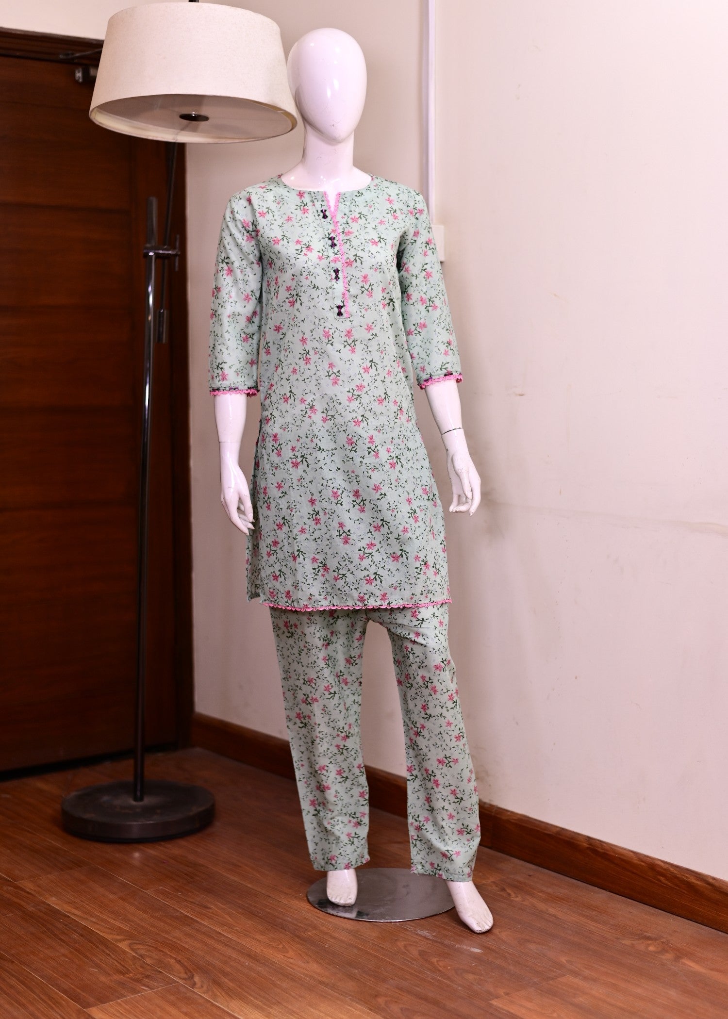 The Erra Grey Flowers Women 2pcs