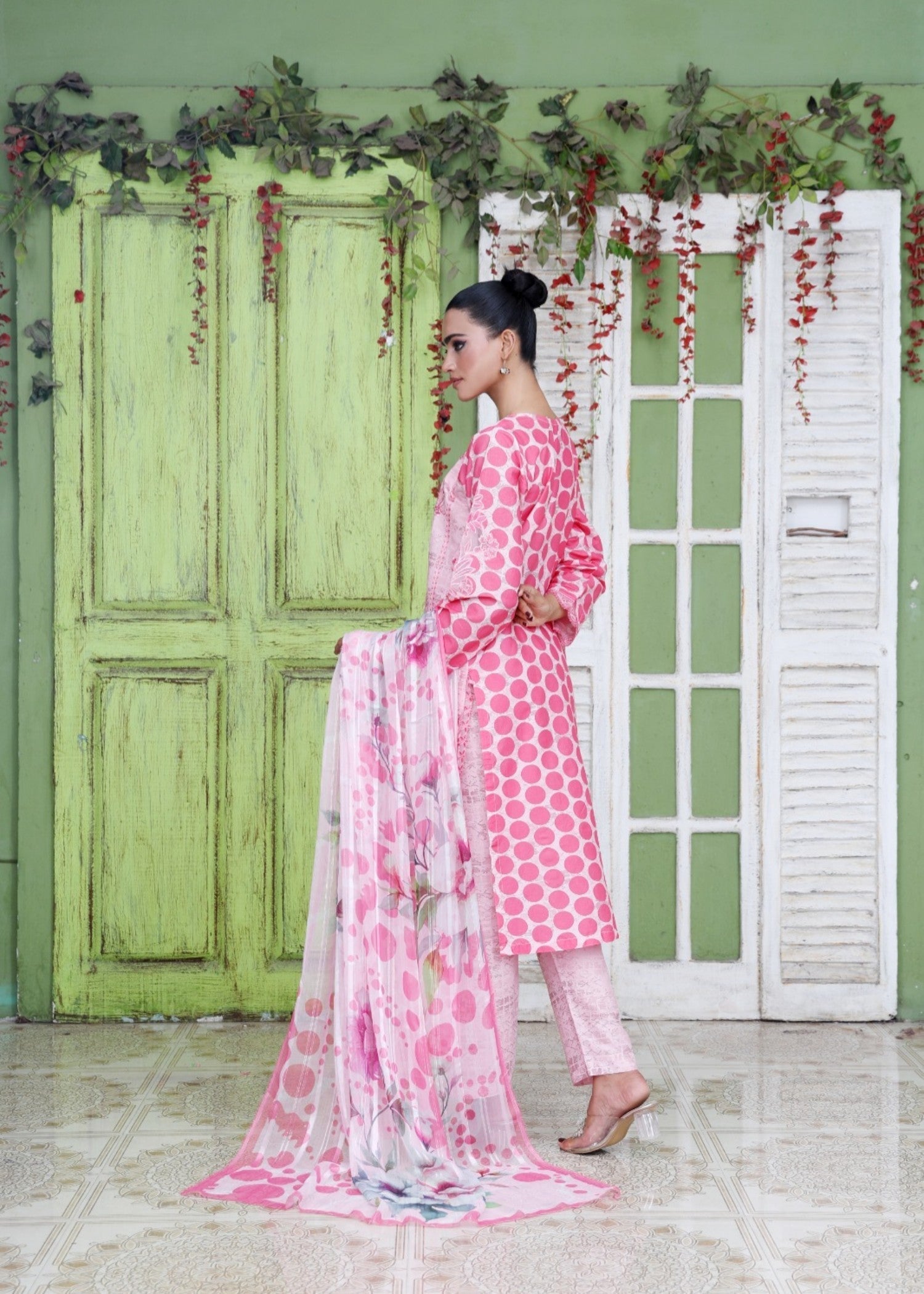 Mr Rai Attires Embroidered () Women 3pcs