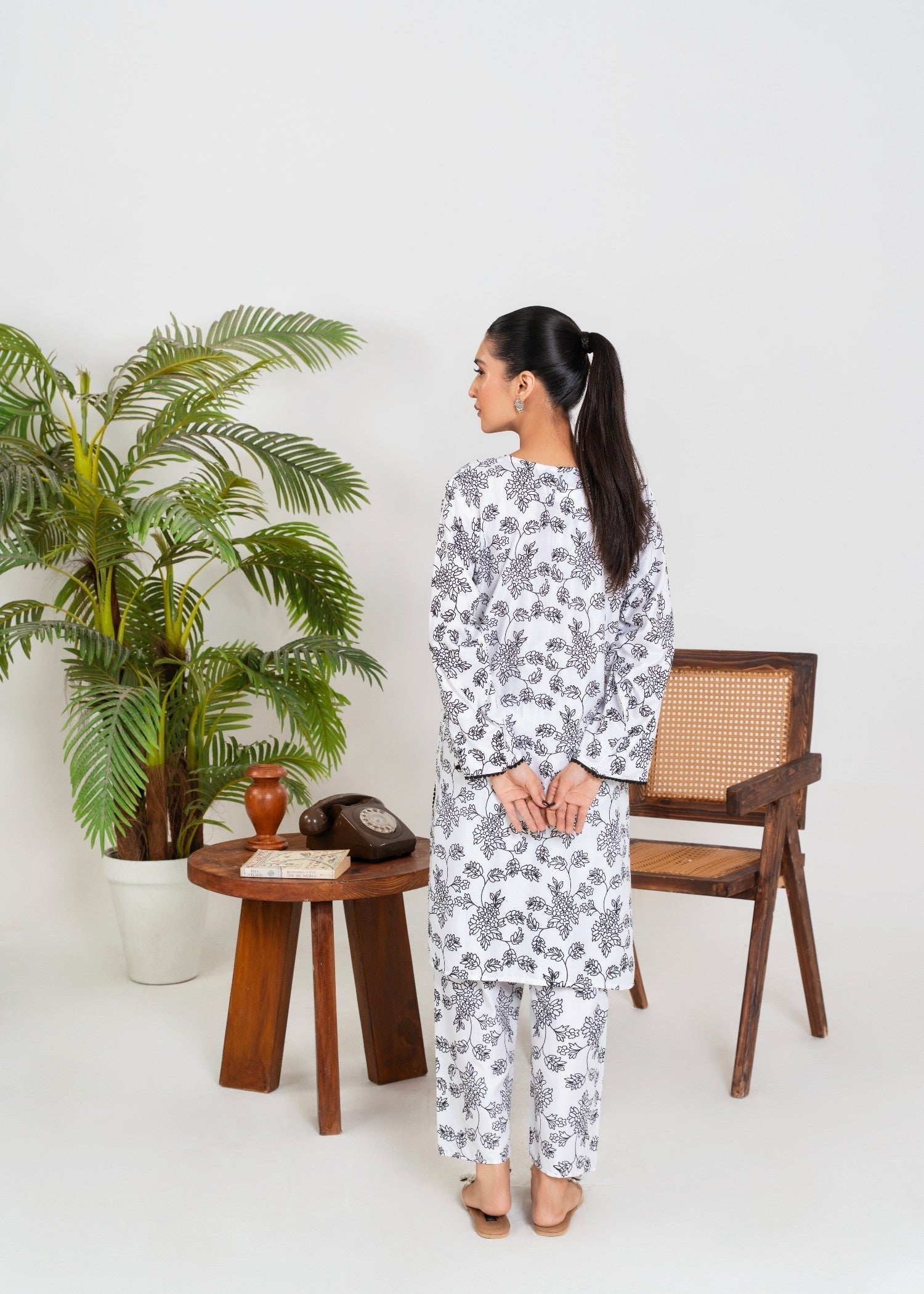 Stylish Collection GULAAB WHITE Women 2pcs