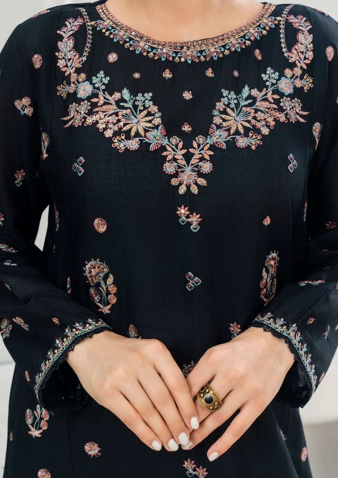 Alfatah Pret Embroidered Lawn ZAUQ S25 0101 Women 3pcs