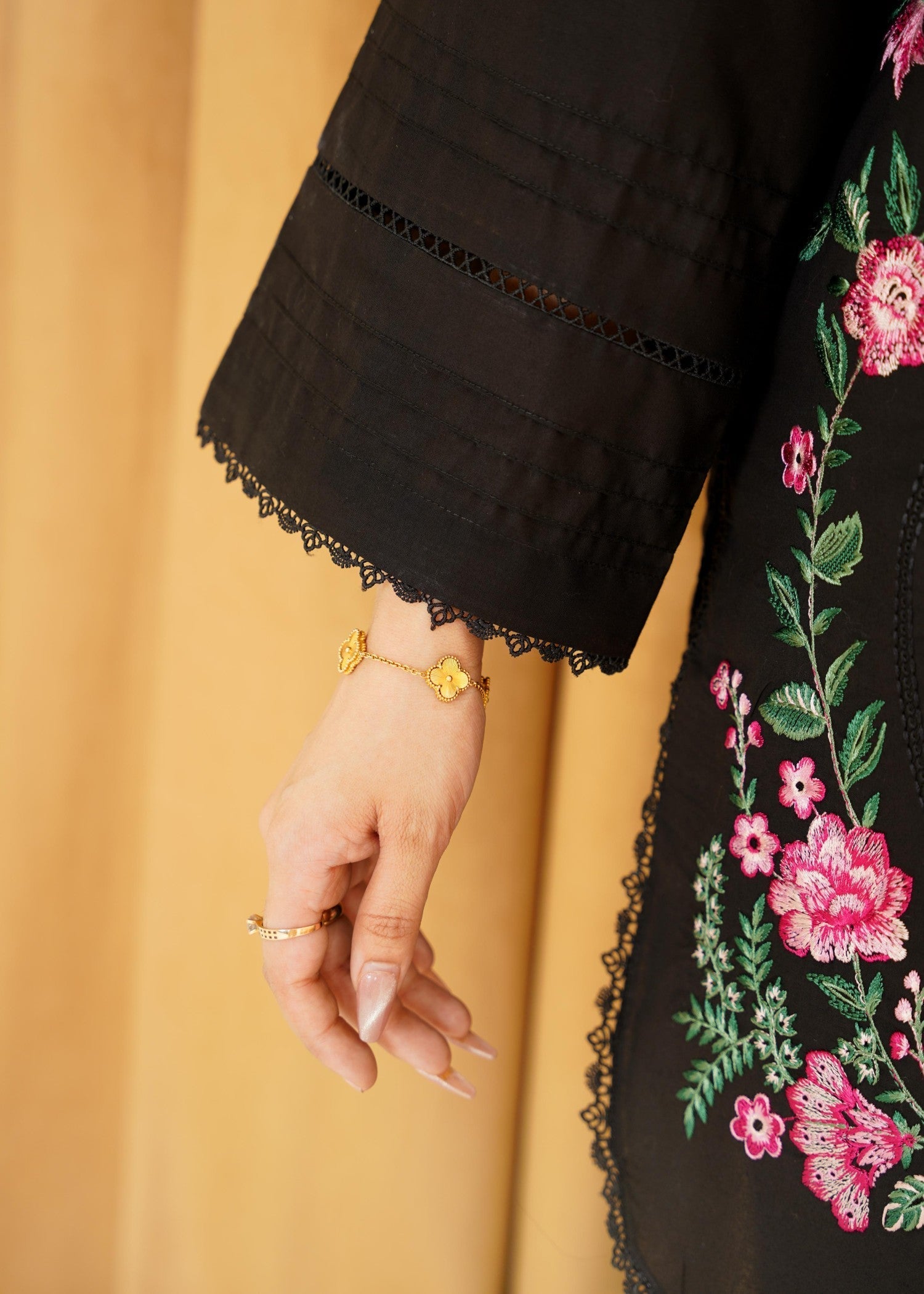 H&U Collection Black 6 Women 2pcs