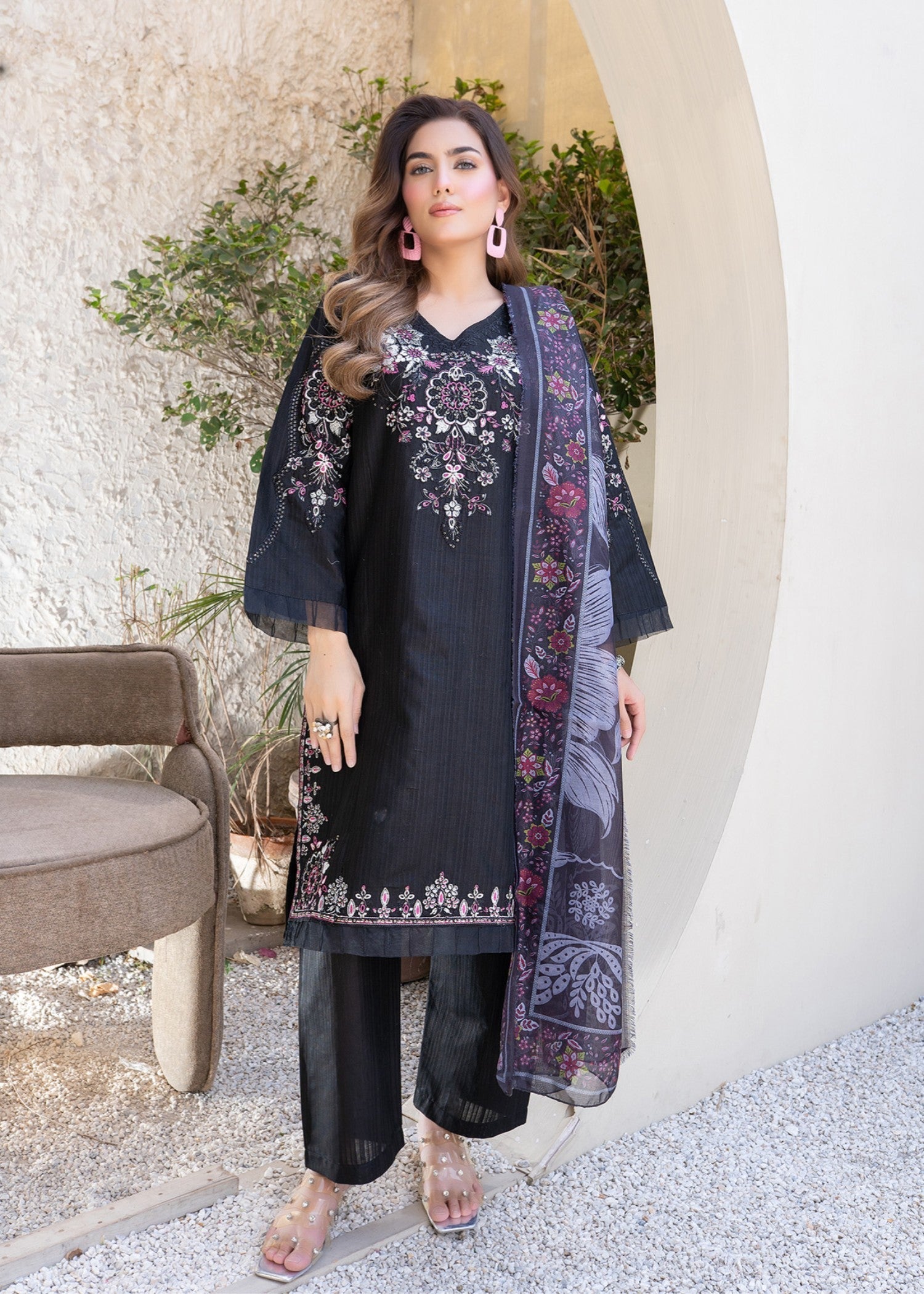 Araish SIYAH GUL STITCHED SUIT Women 3pcs