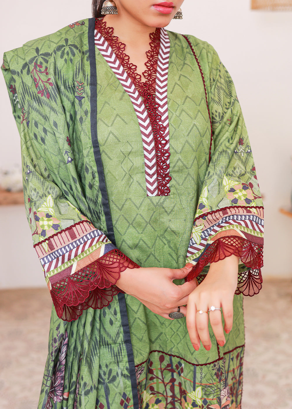 Green Printed lawn stitched suit Women 3pcs