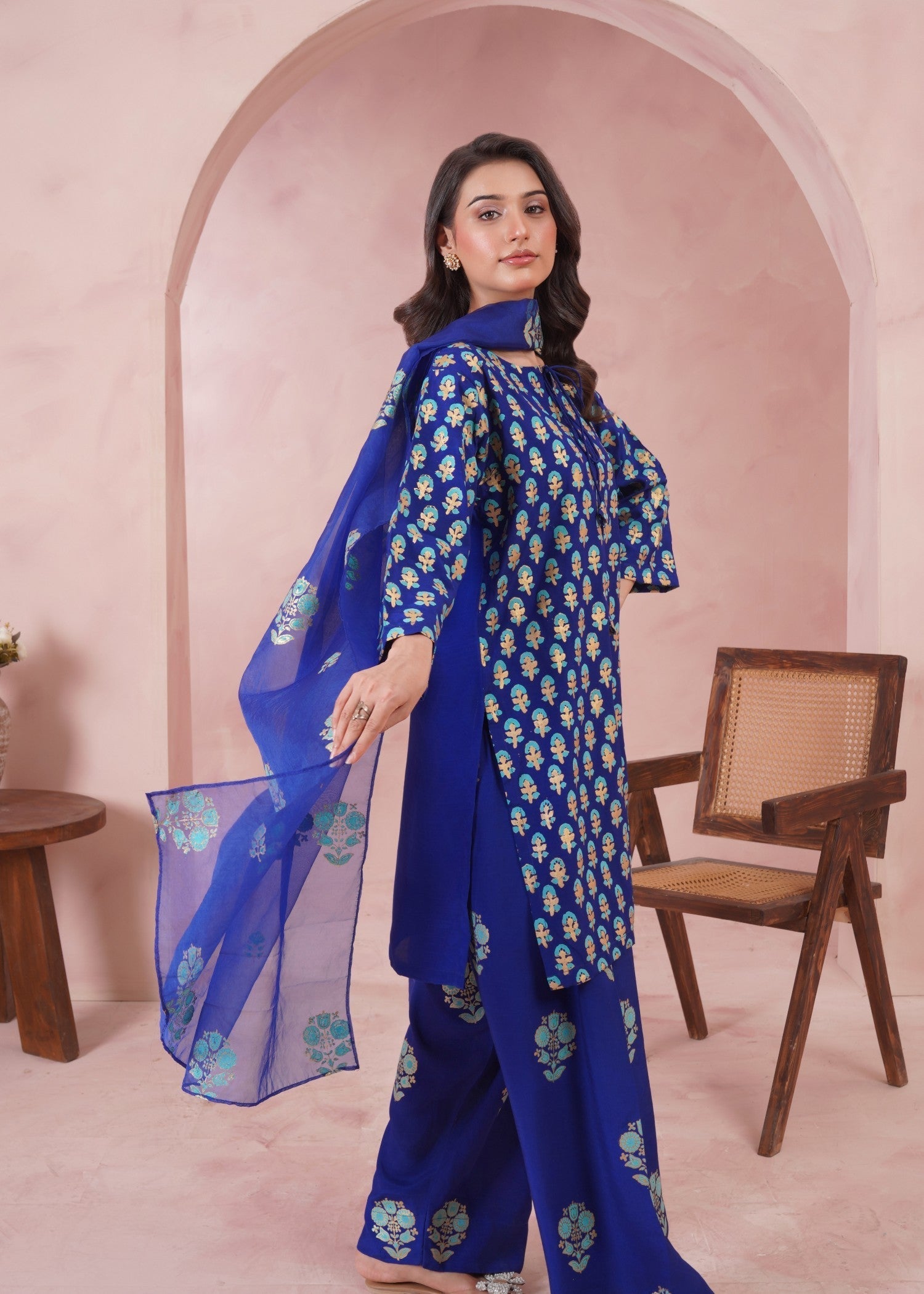 Zeeniya Officials Blue bell Women 2pcs