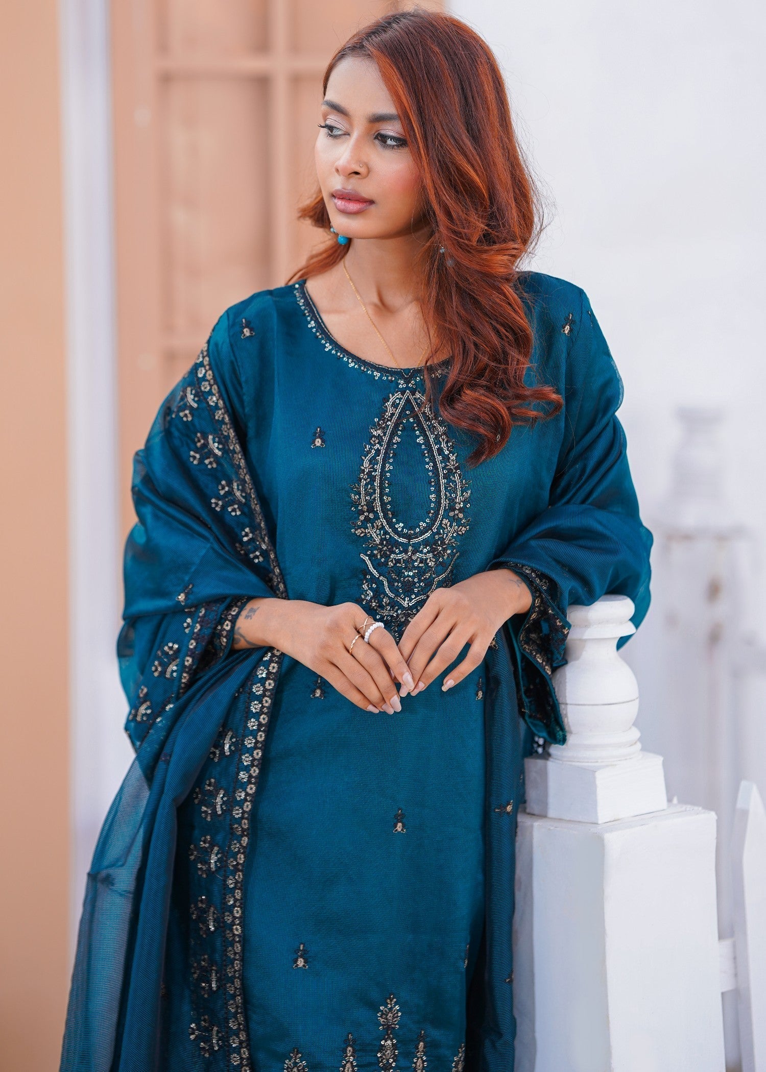 Abeera Modern Muse – Embroidered Khaddi Net Set with Subtle Zari Touch (Art No. H 008) Women 3pcs