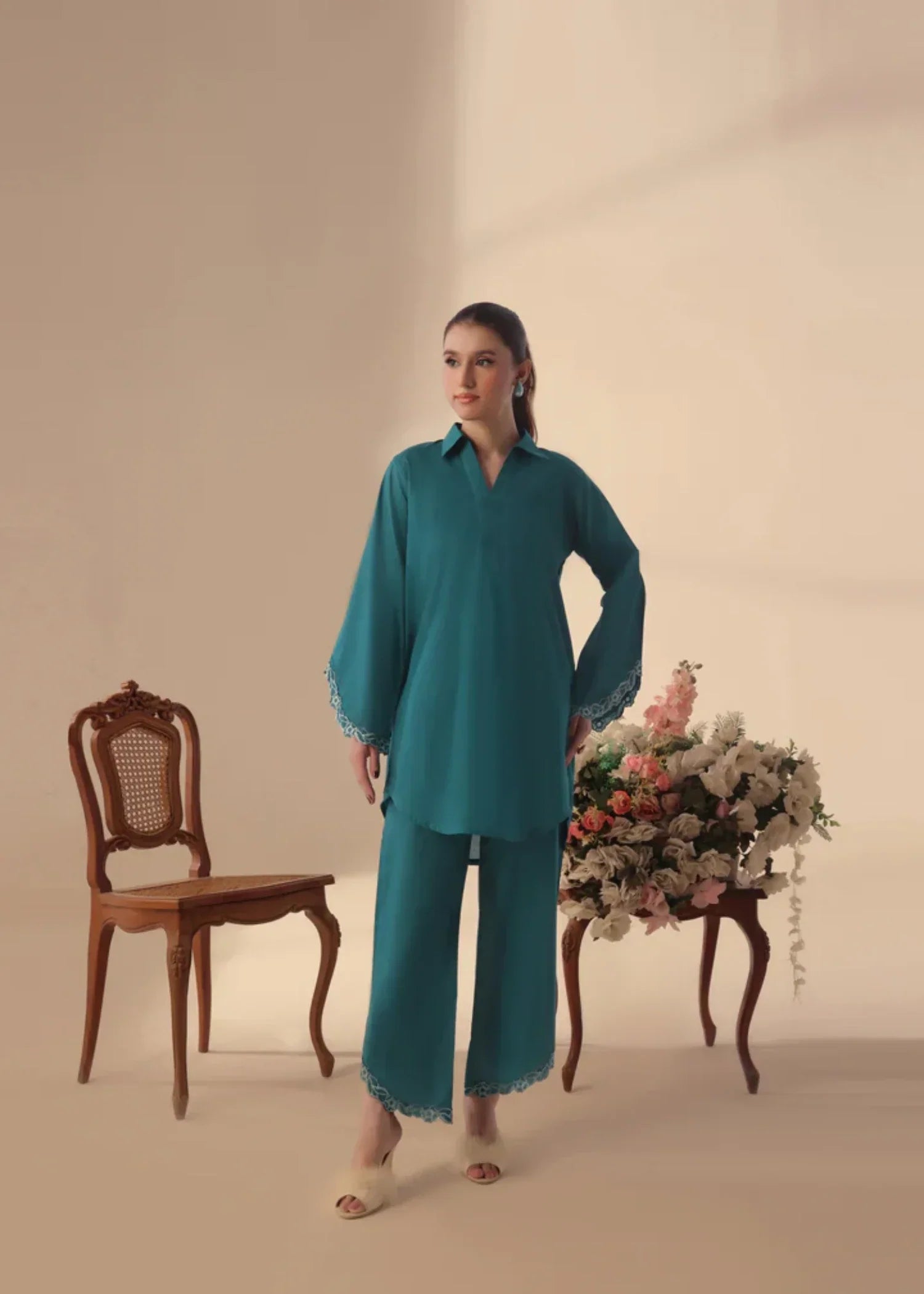 Luxeurs Mary Embroidered Lawn Dress Women 2pcs