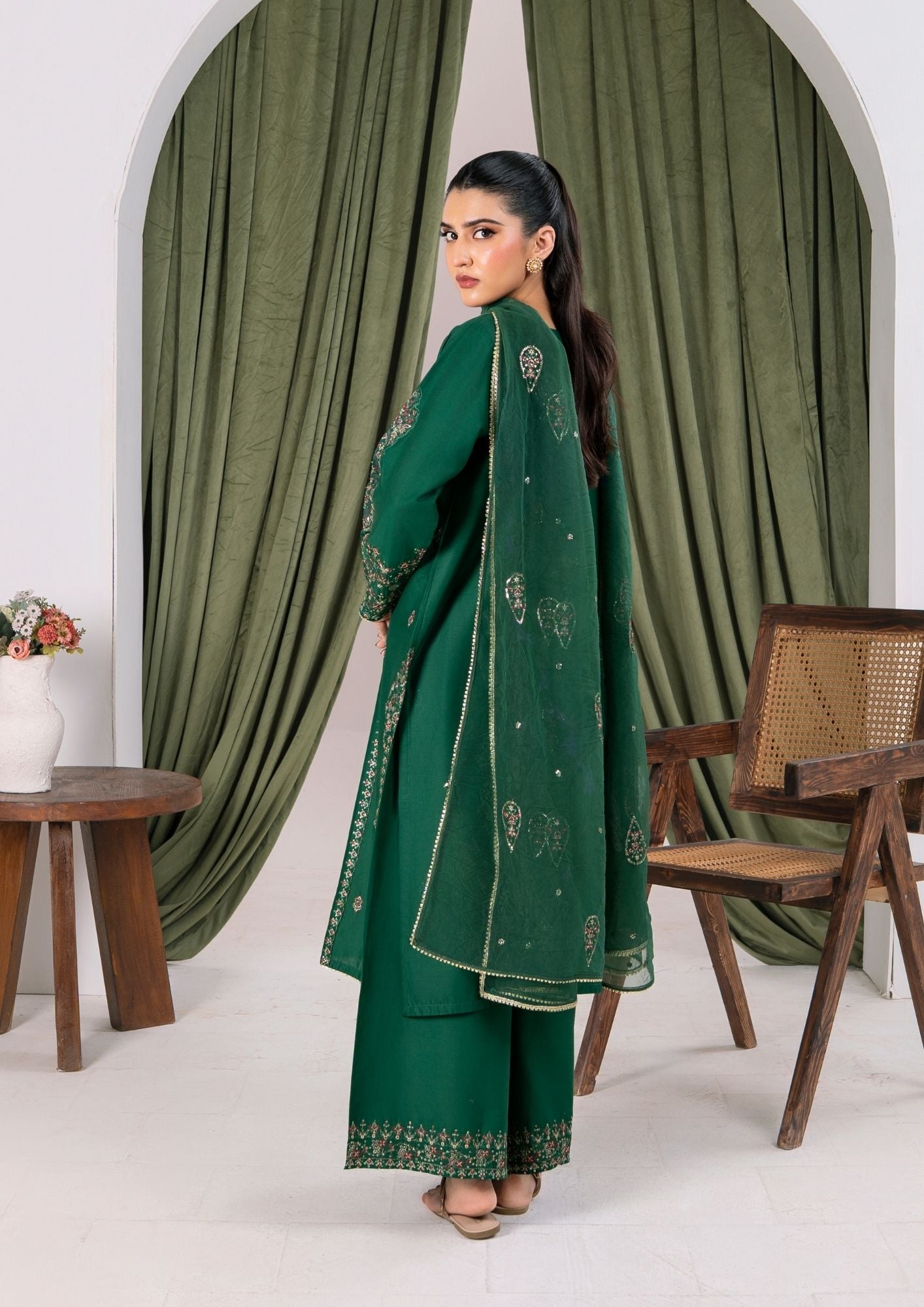 Alfatah Pret Embroidered Lawn ZAUQ S25 0004 Women 3pcs