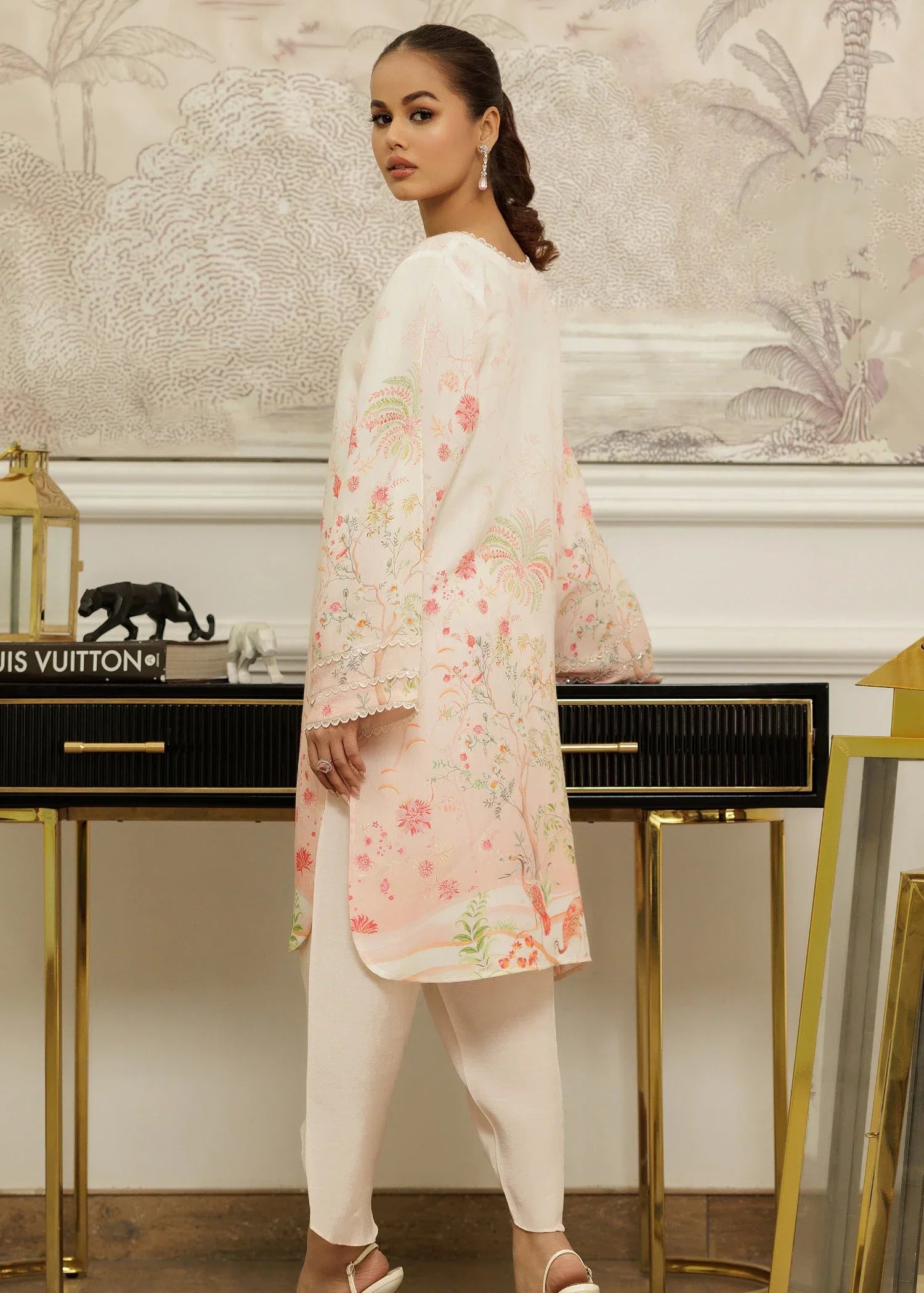 Threads & Motifs Ready To Wear 9560 Women 1pcs