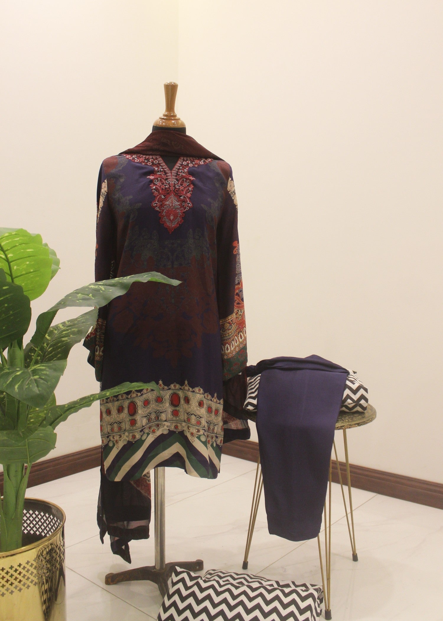 Afifa Iftikhar Ethnic Enclave Women 3pcs