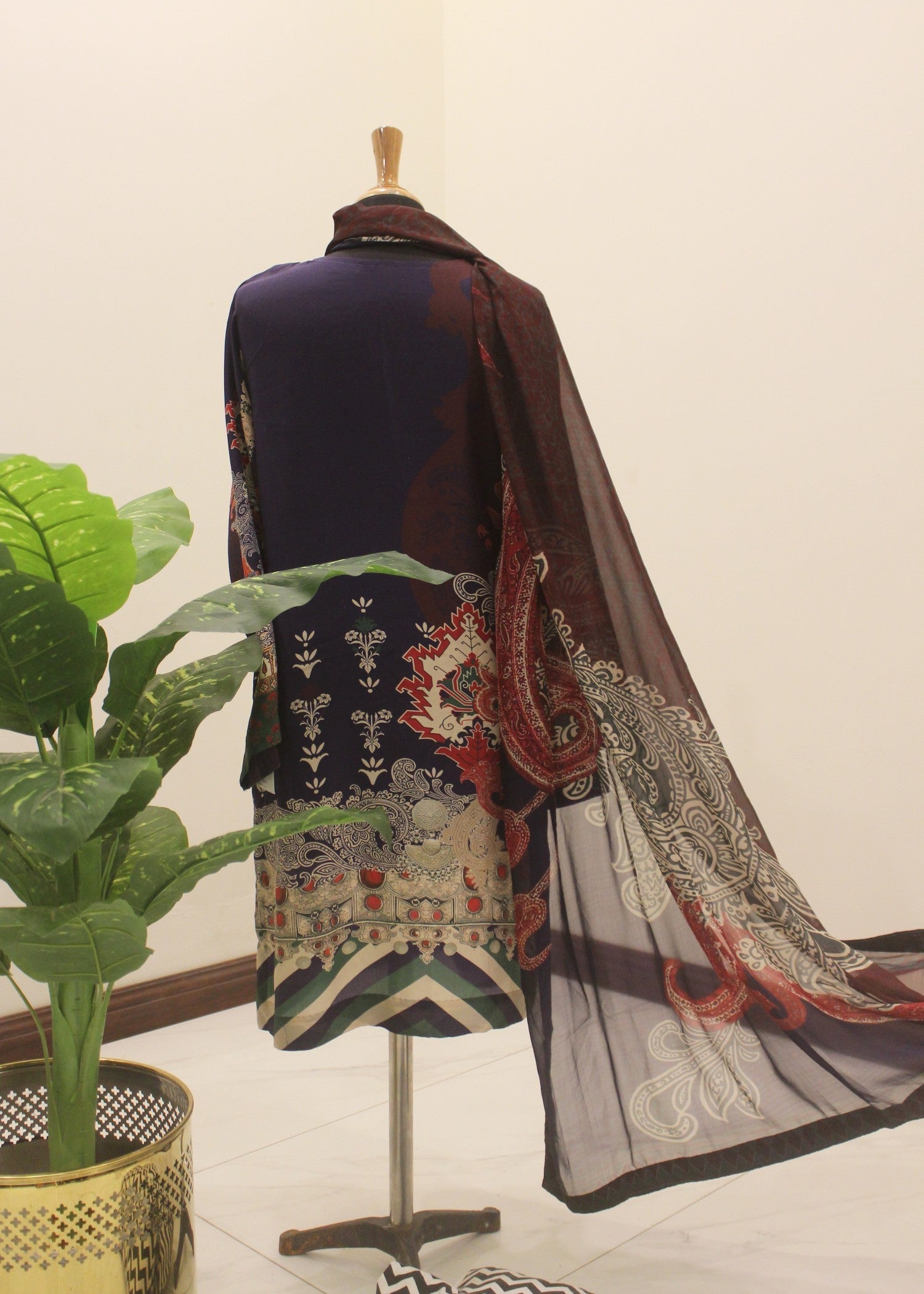 Afifa Iftikhar Ethnic Enclave Women 3pcs