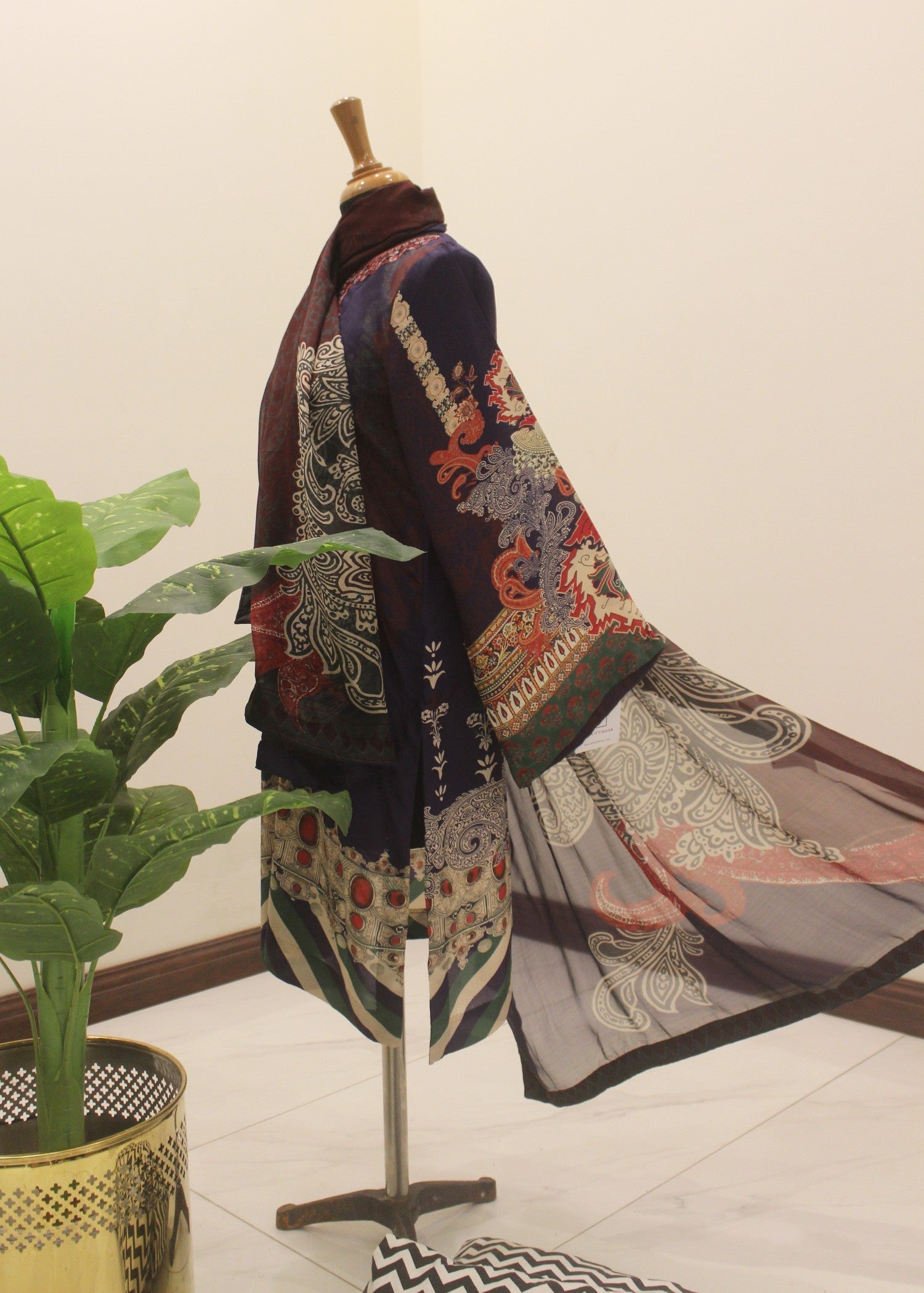 Afifa Iftikhar Ethnic Enclave Women 3pcs