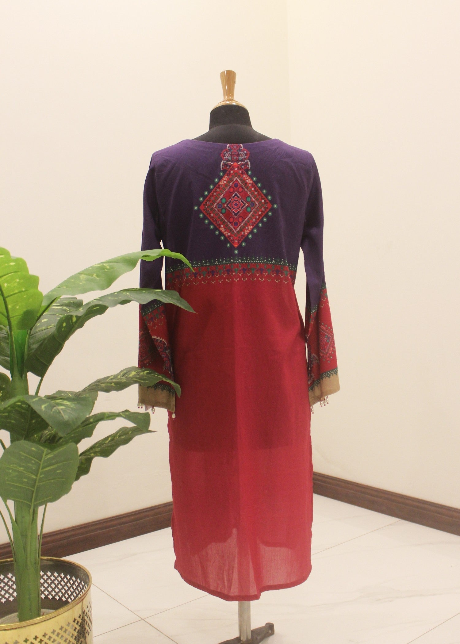 Afifa Iftikhar Red Clash Women 1pcs