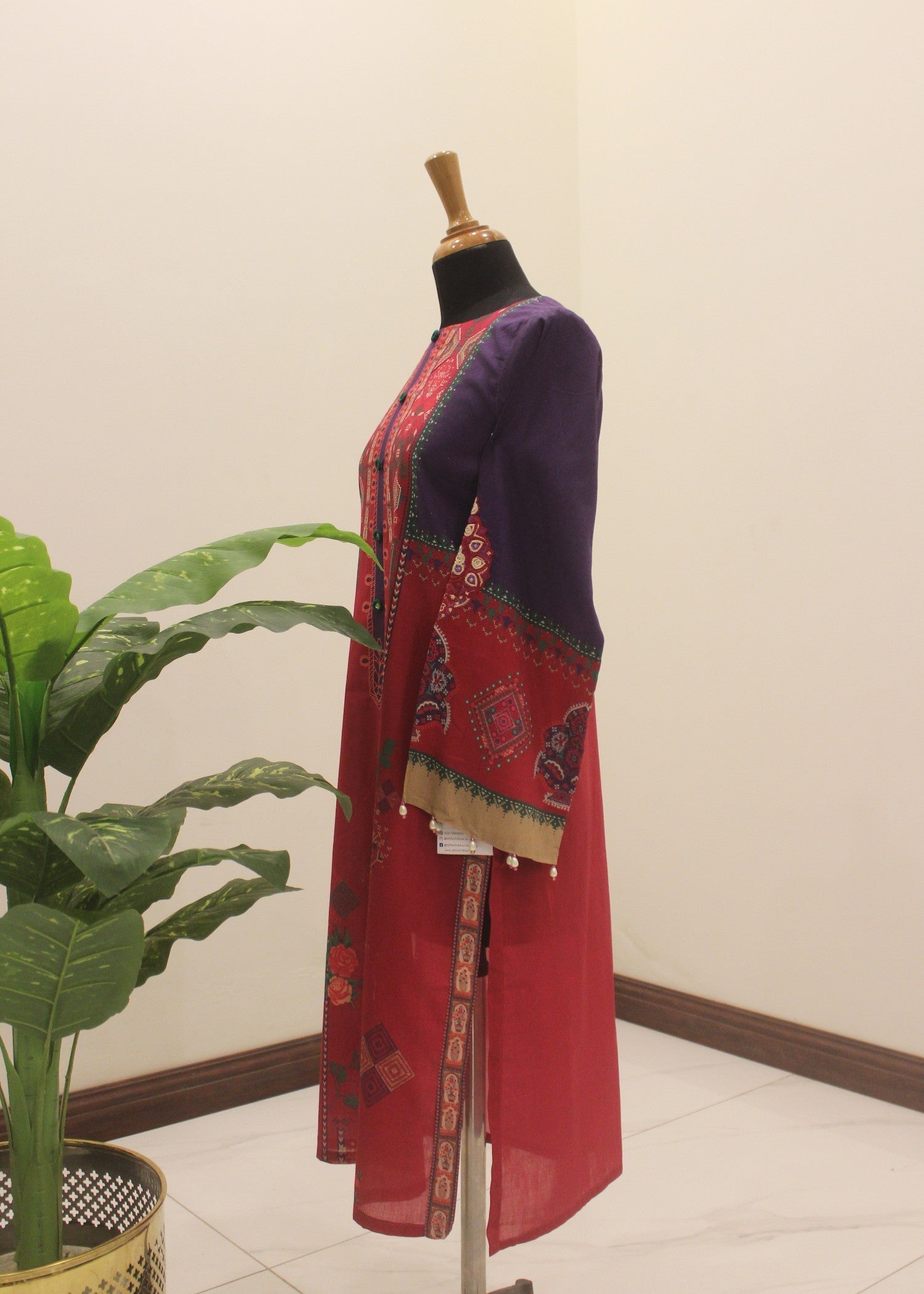 Afifa Iftikhar Red Clash Women 1pcs