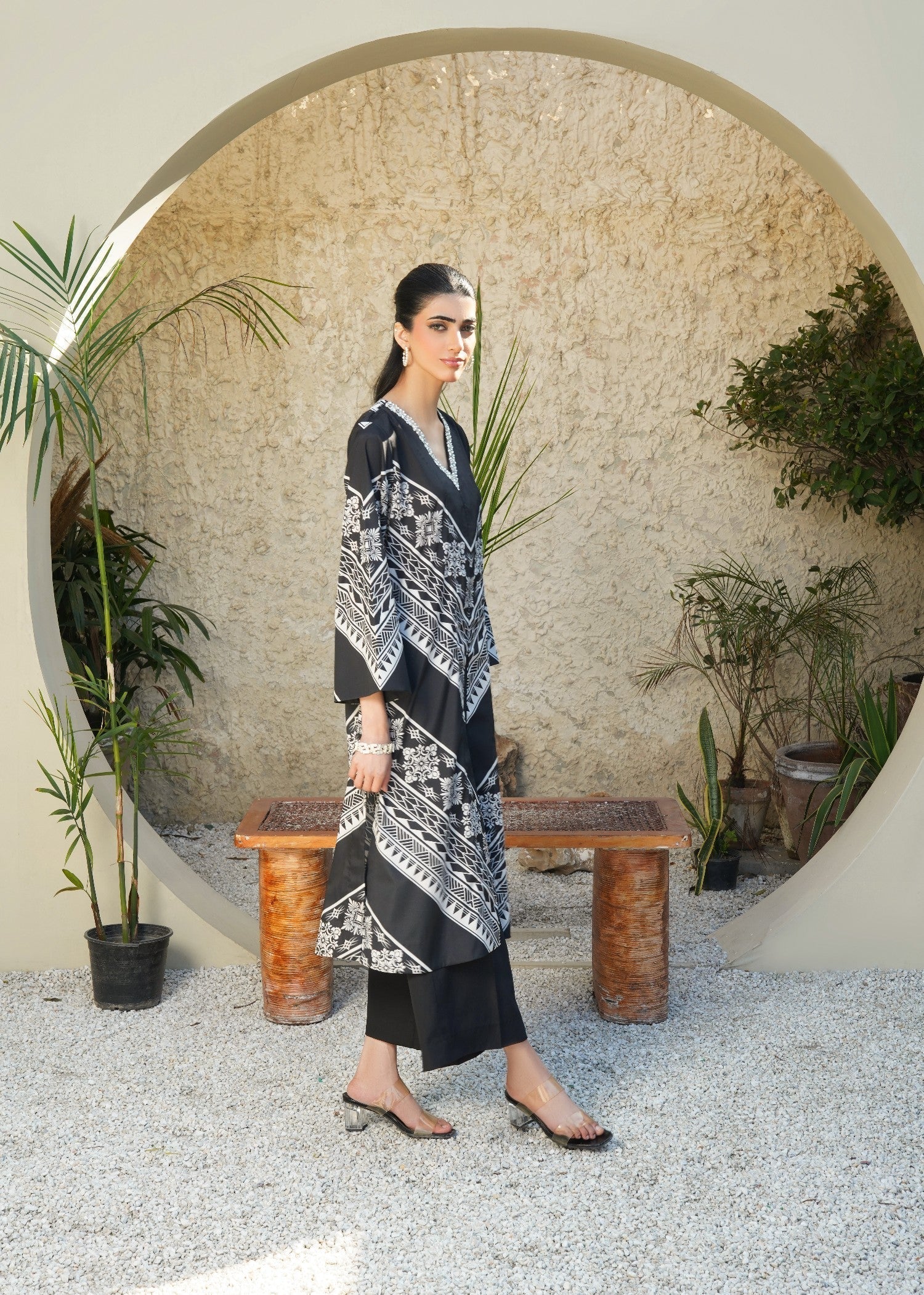 Stitch Vibes Noirella Shirt Women 1pcs