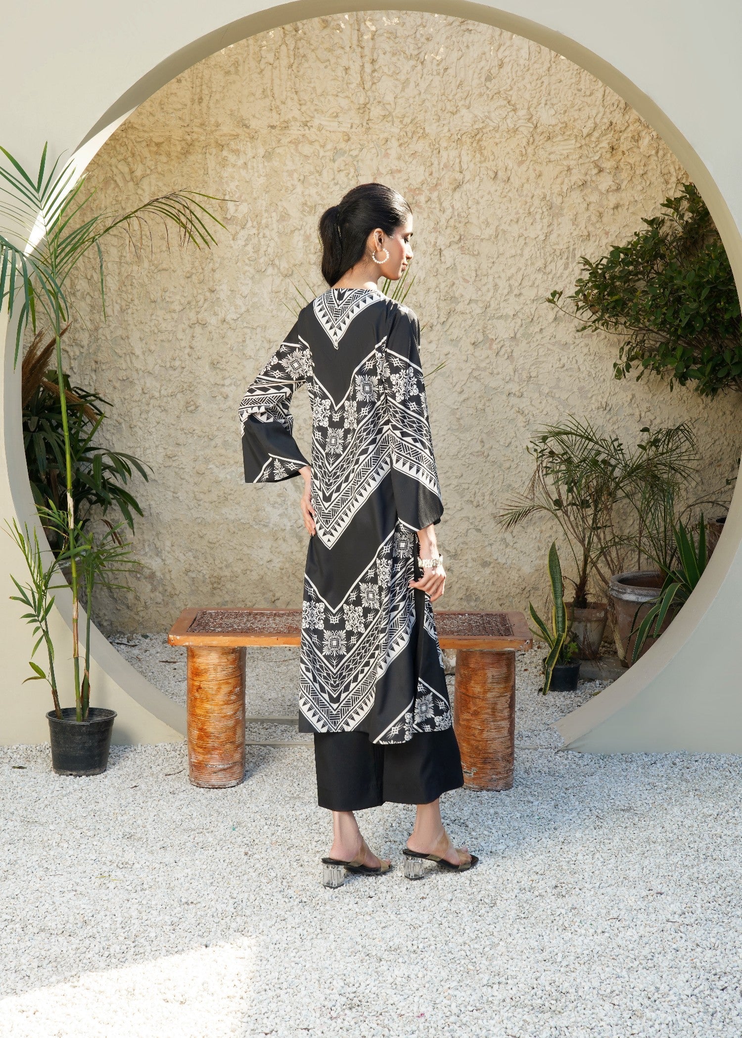 Stitch Vibes Noirella Shirt Women 1pcs