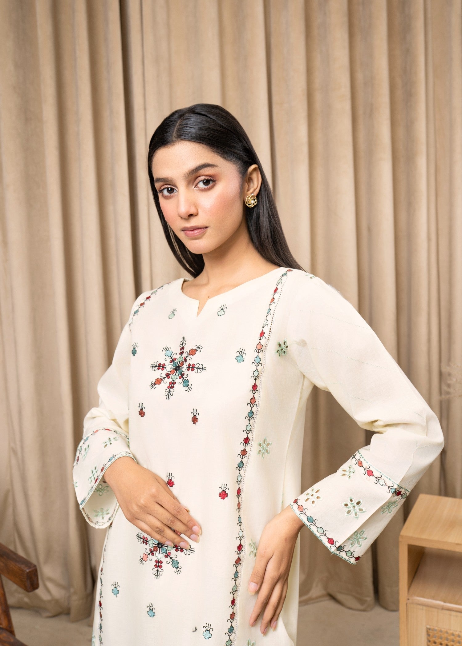 Zoya&Zafar Aabroo Women 2pcs