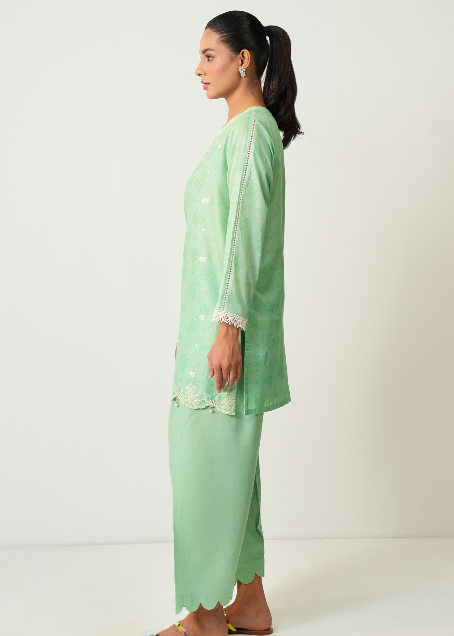 Zeen Stitched Embroidered Lawn Suit WLM35468 Women 3pcs