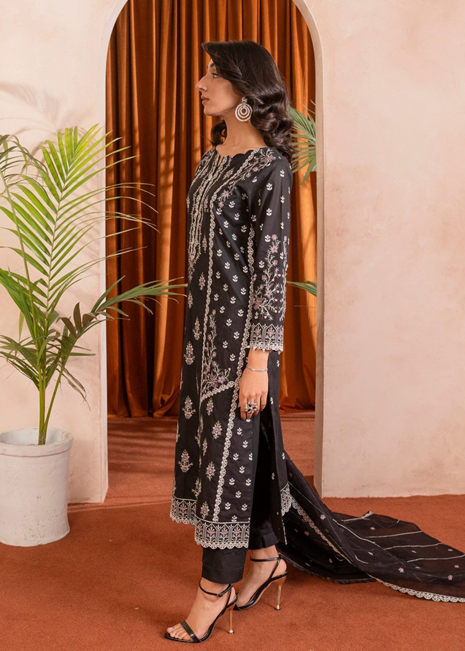 Kross Kulture Embroidered Lawn Suit 01652 Women 3pcs