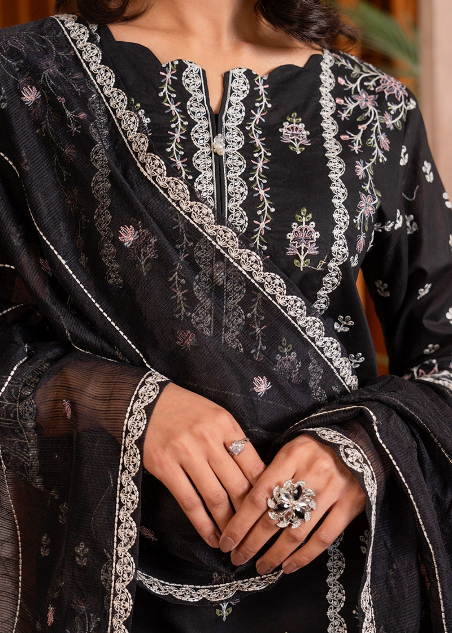 Kross Kulture Embroidered Lawn Suit 01652 Women 3pcs