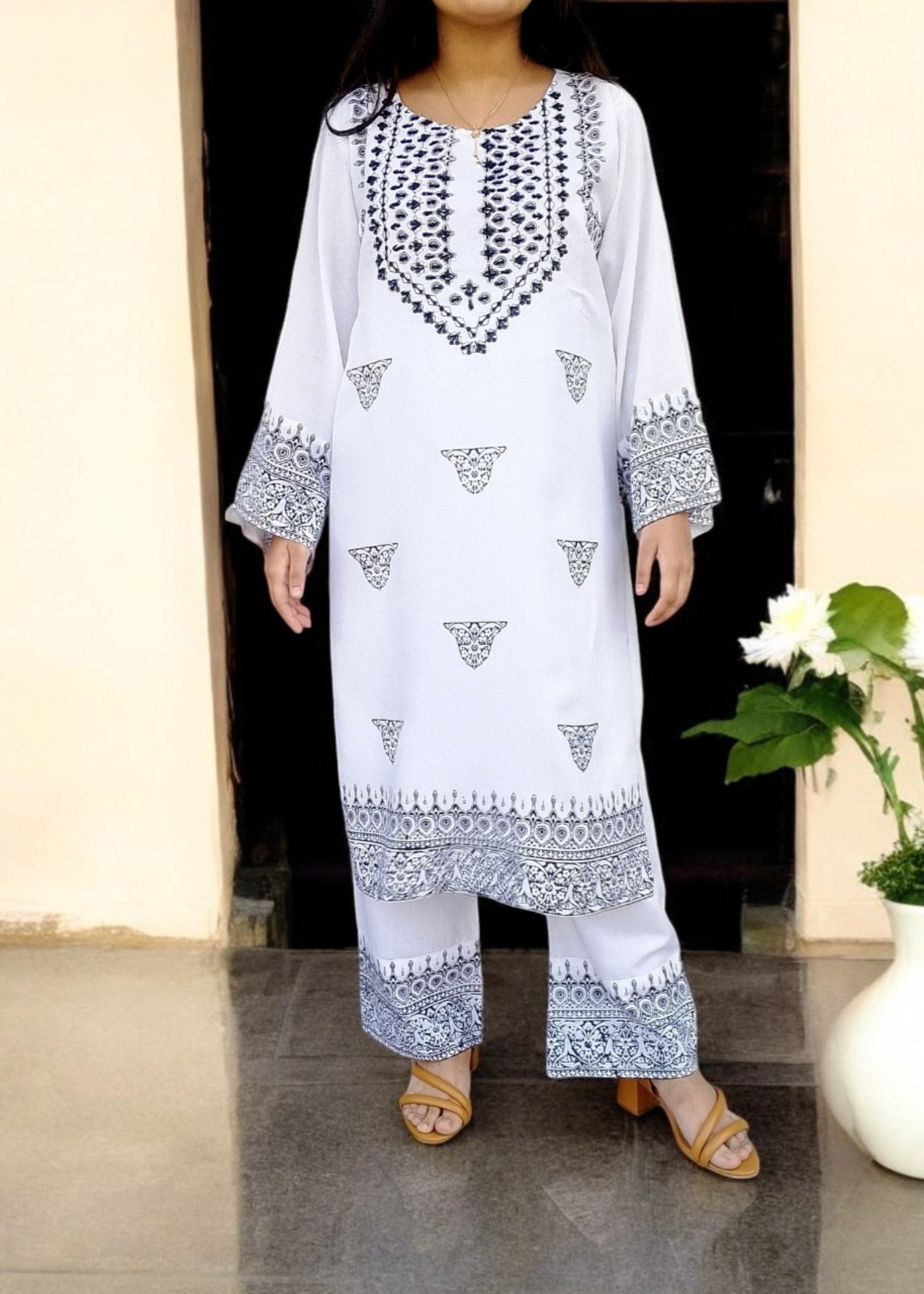Gulposh Zarwish Hand Work (Stitched ) White Women 2pcs