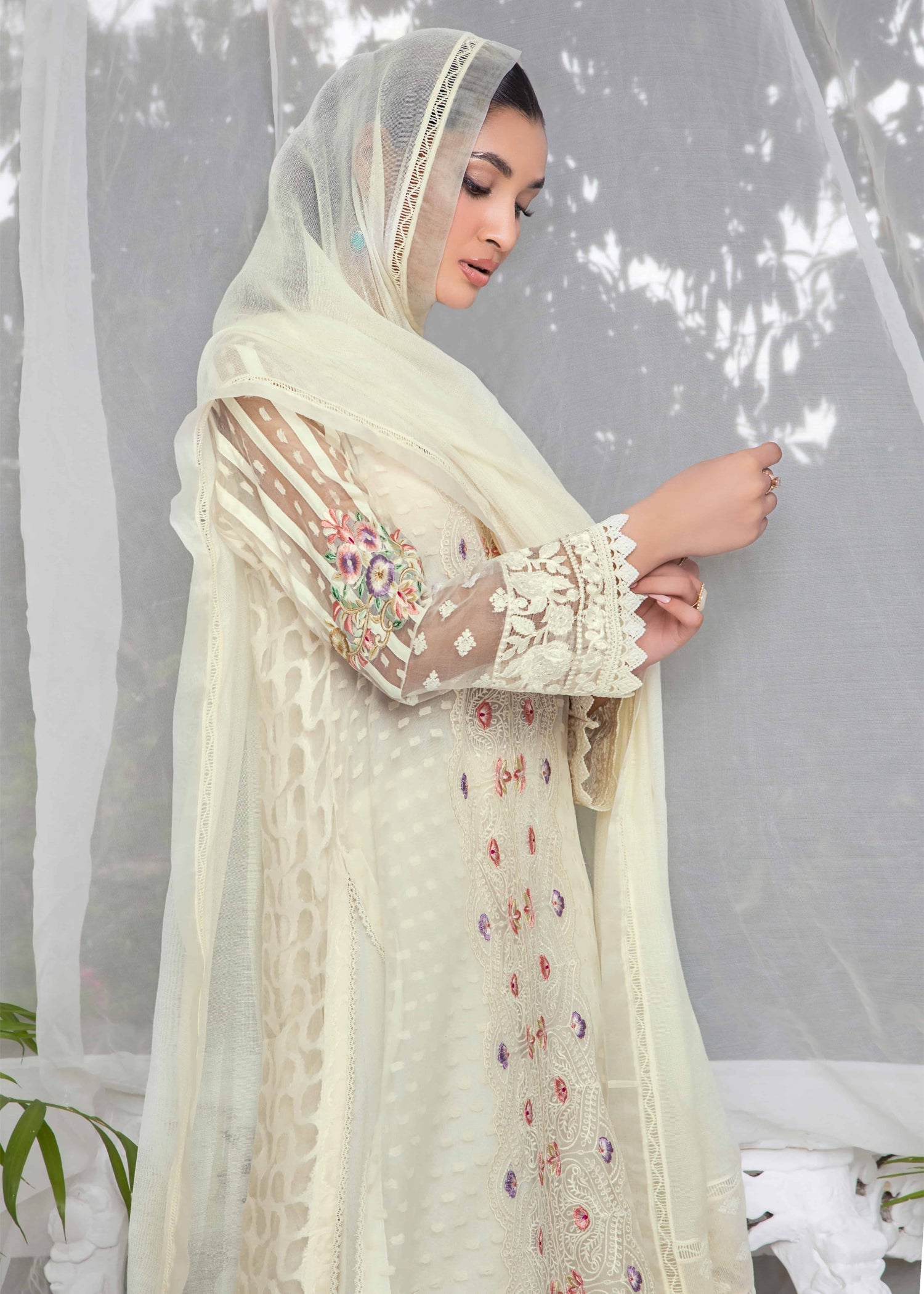 Ridah Naeem Ivory Elegance Women 2pcs