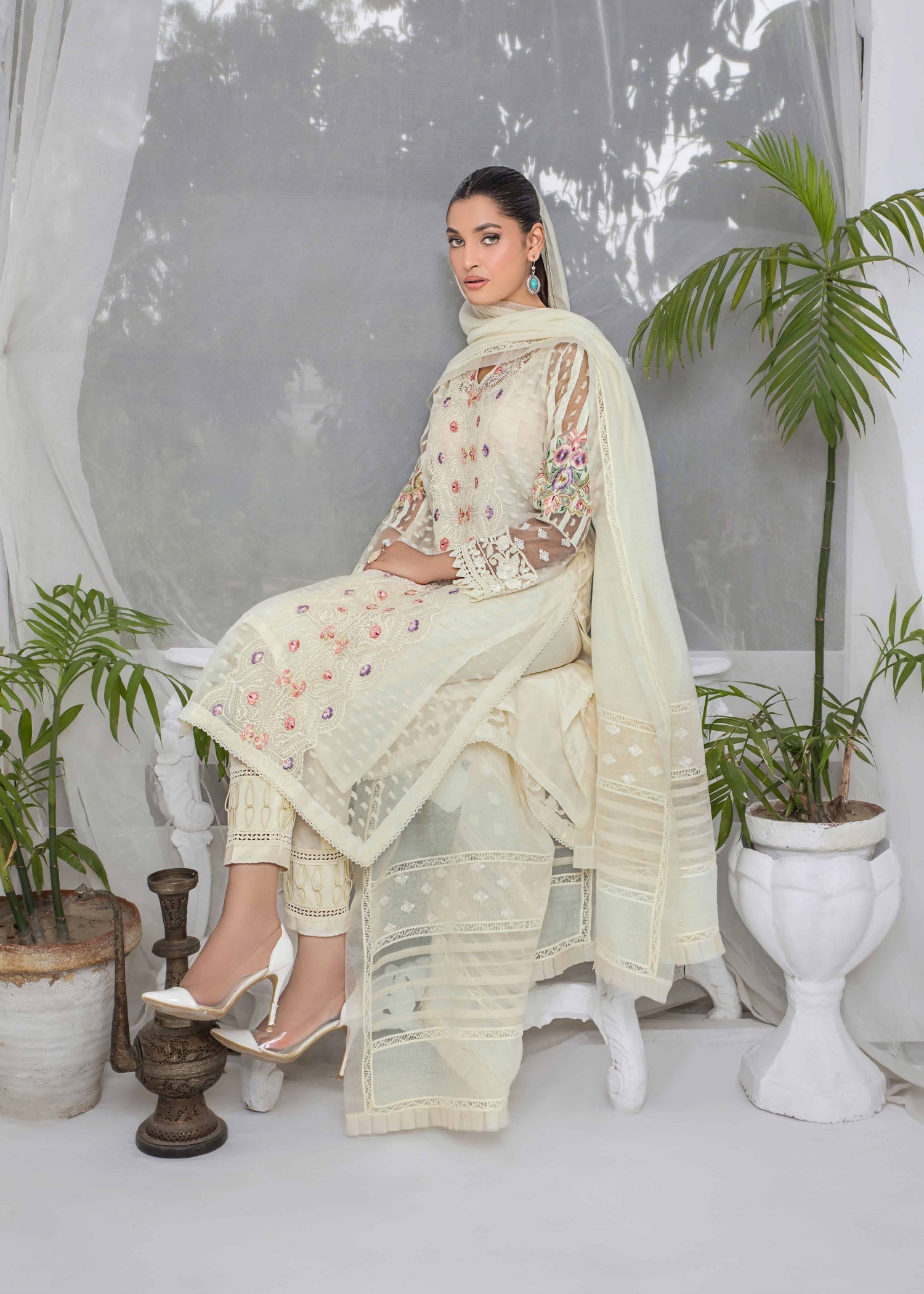Ridah Naeem Ivory Elegance Women 2pcs