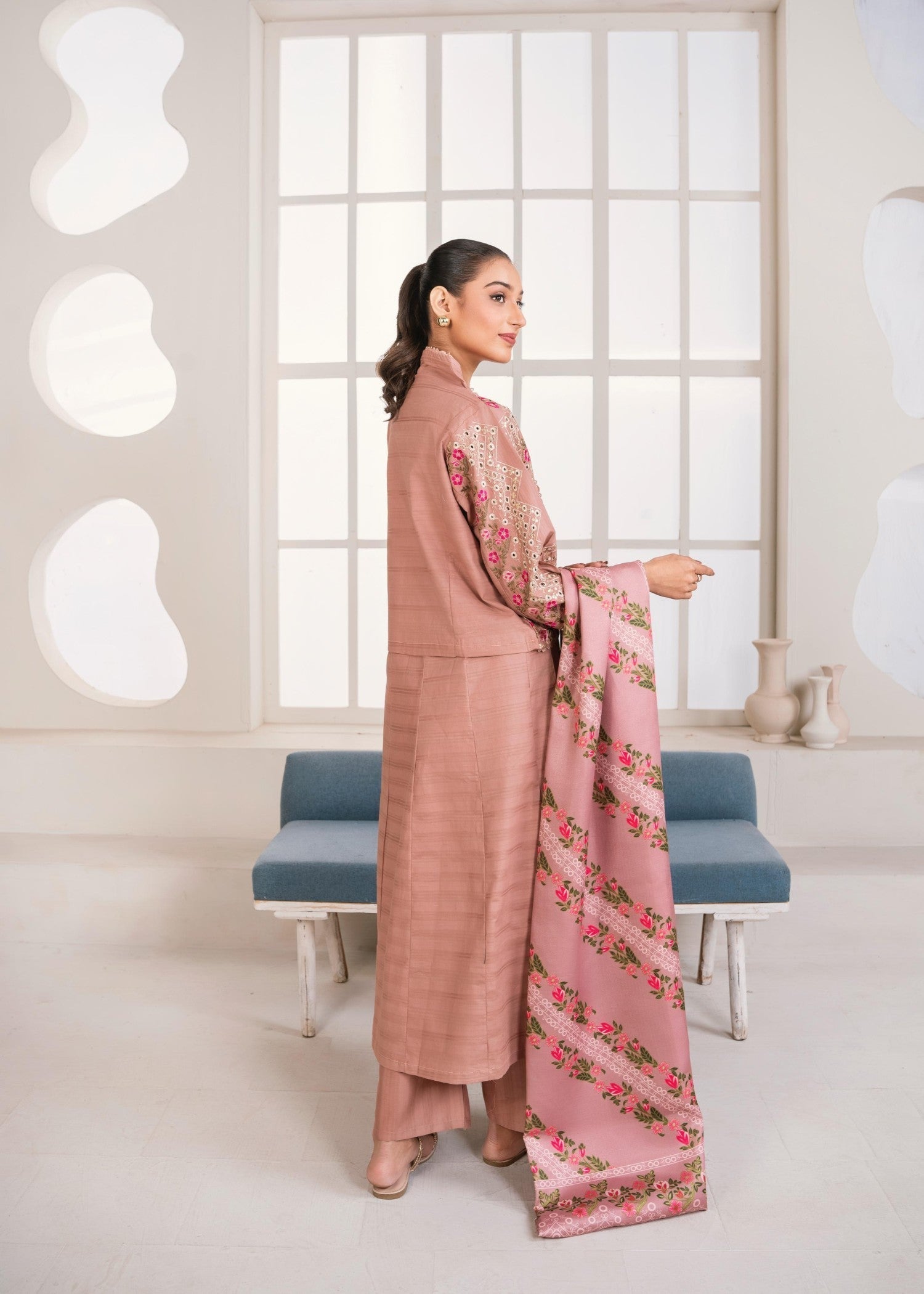 Fatima Noor’s Bi 005 5 Women 4pcs