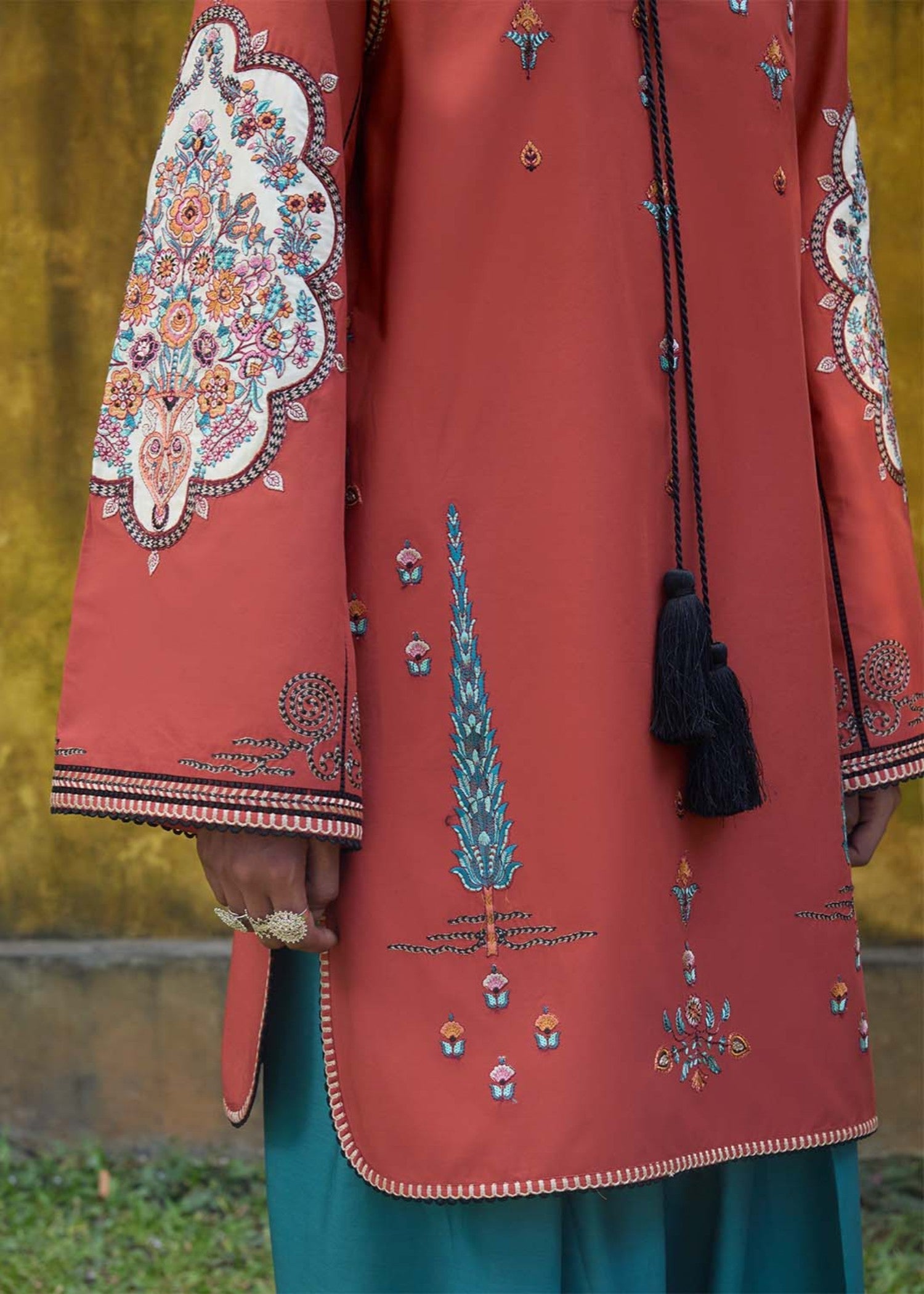 Jugnu Anura Women 2pcs