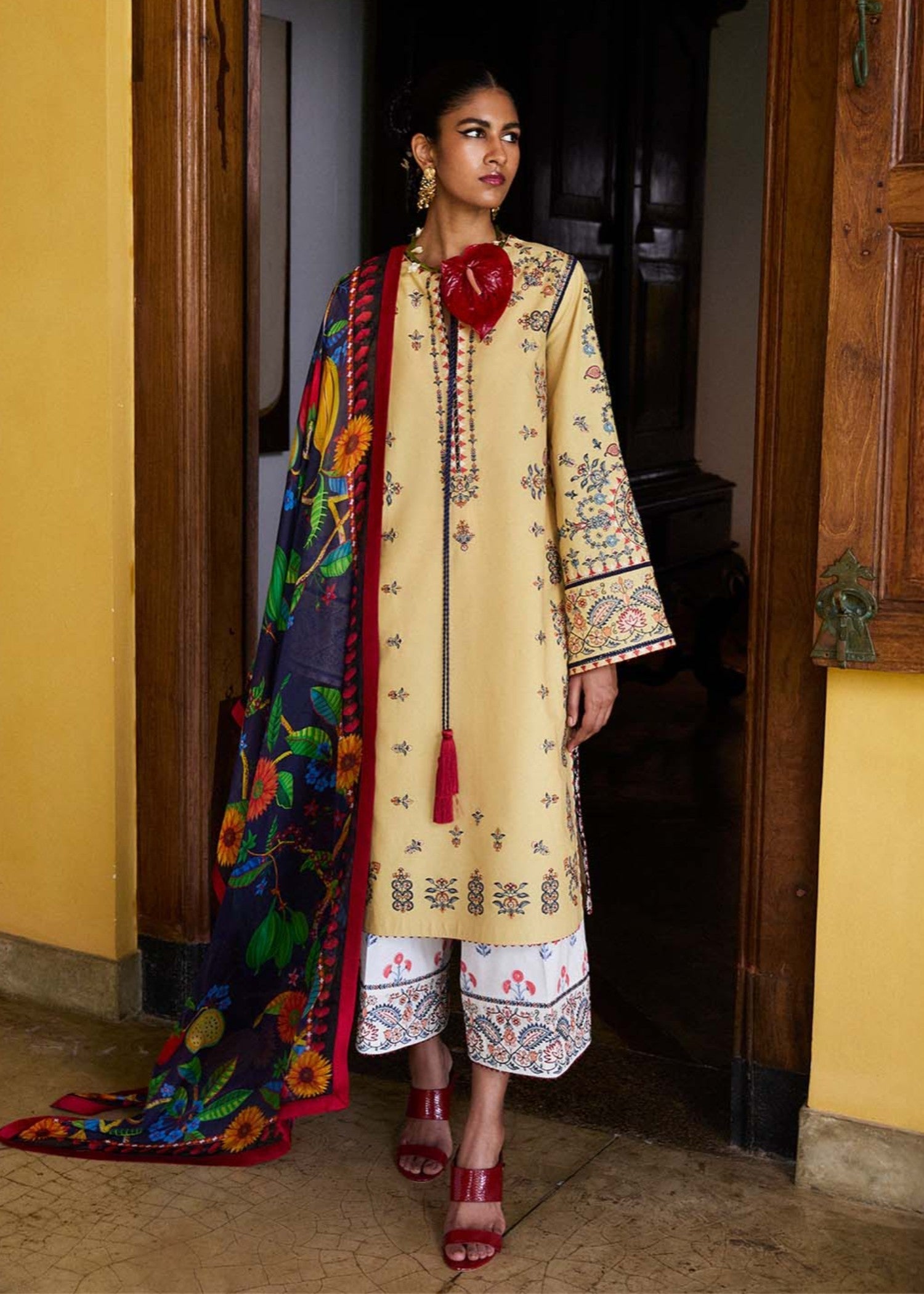 Jugnu Sandali Women 3pcs