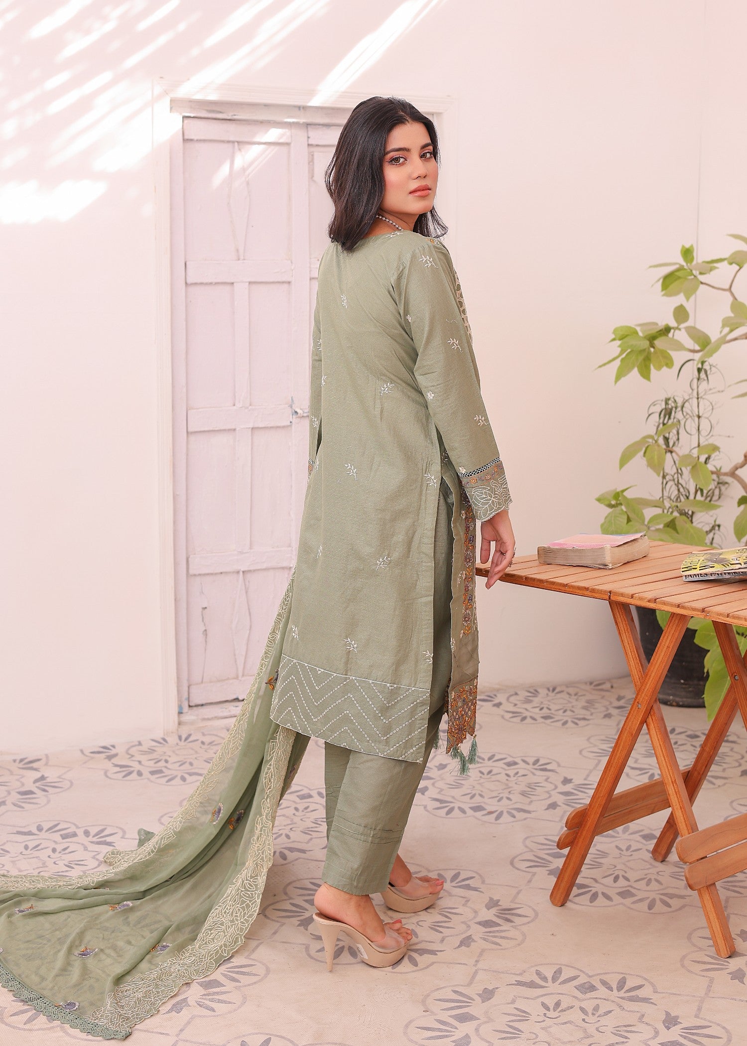 Umer Aayan B3 GREEN Women 3pcs