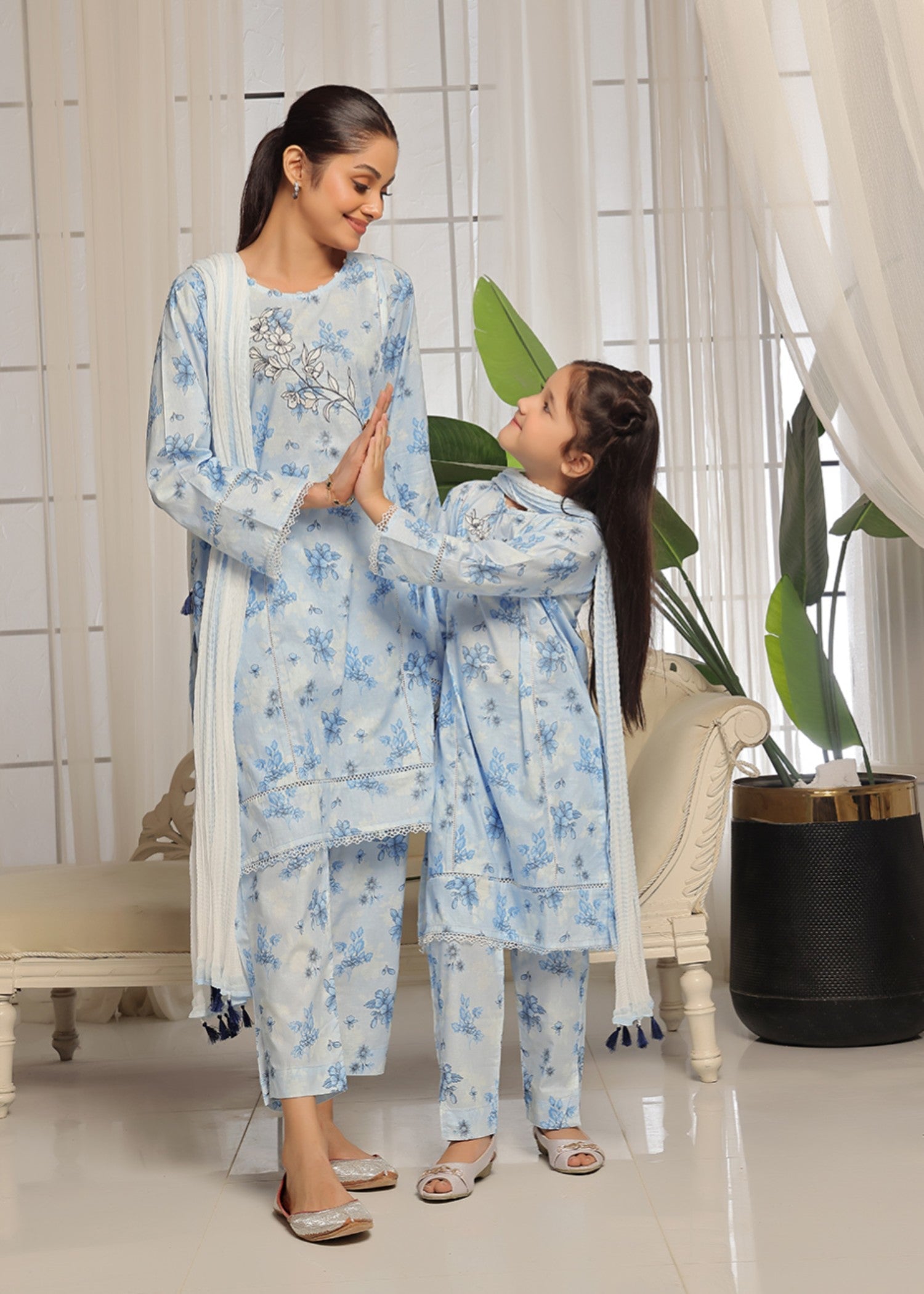 Kumash Textiles Shamry Blue Lawn Women Women 3pcs