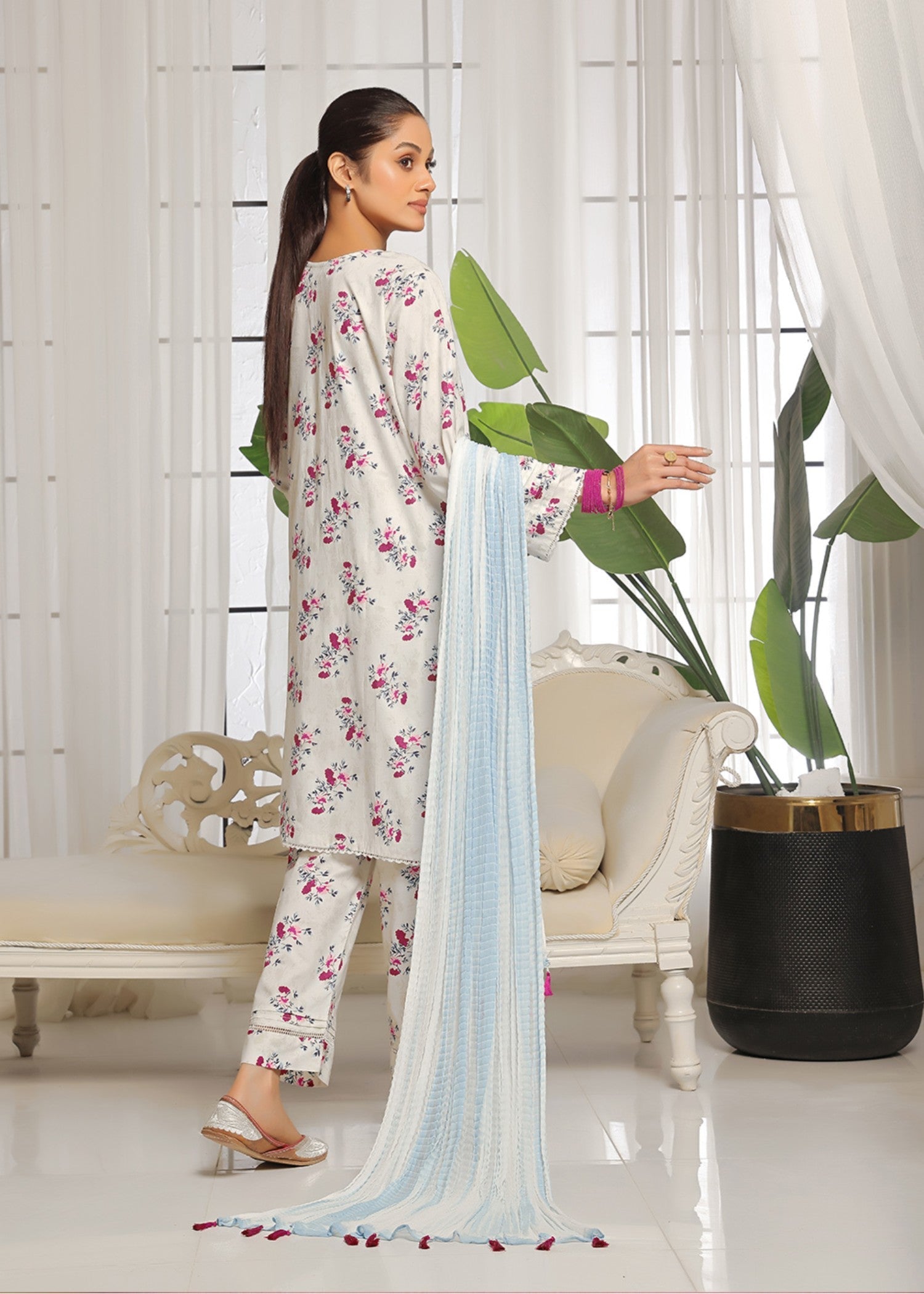 Kumash Textiles Floral White Lawn Women Women 3pcs