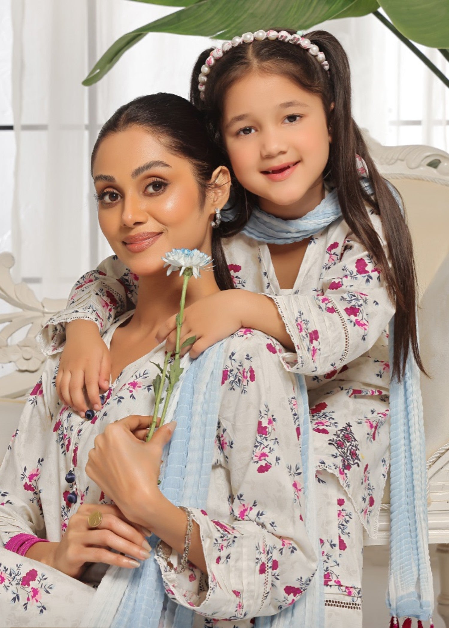 Kumash Textiles Floral White Lawn Women Women 3pcs