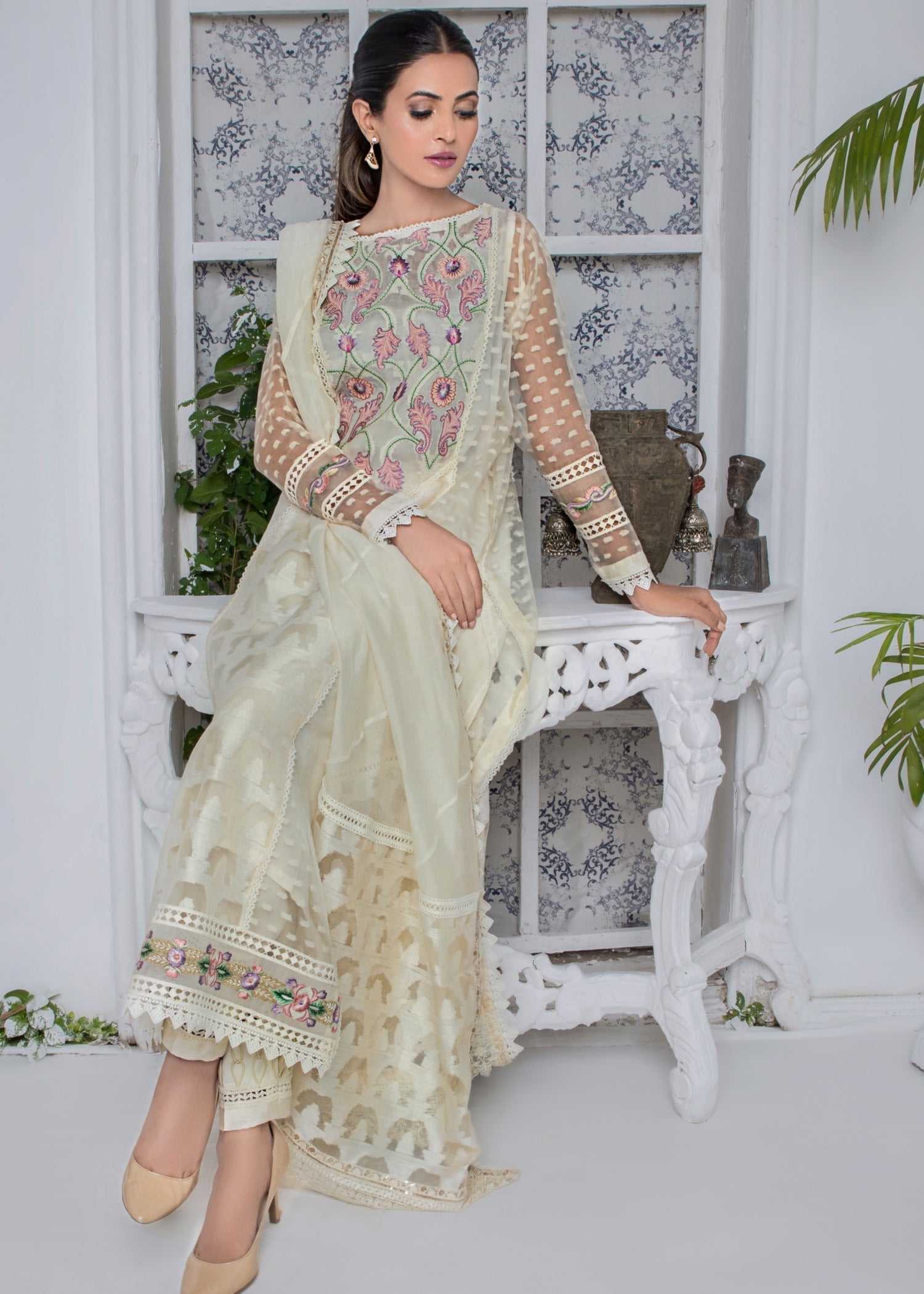 Ridah Naeem Ivory Blossom Women 2pcs