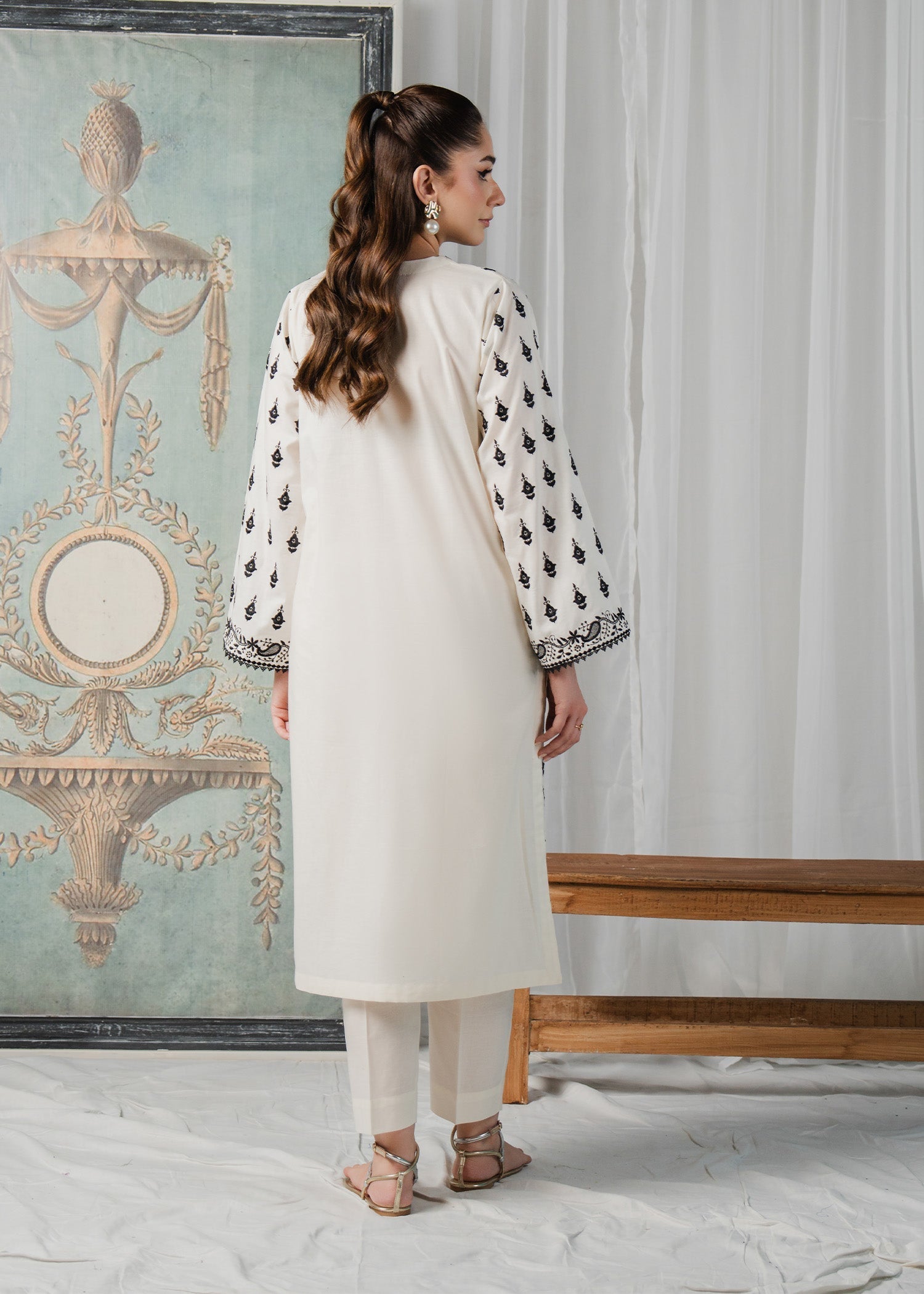 The Turkish Wear OFF WHITE FULLY EMBROIREDED KURTA SET Women 2pcs