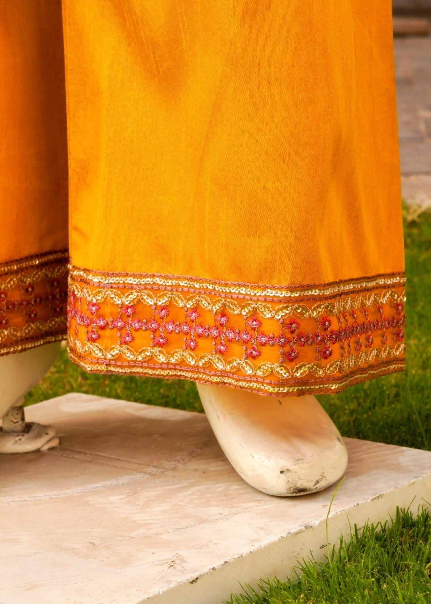 Gulle Eida Farshi mustard Women 3pcs