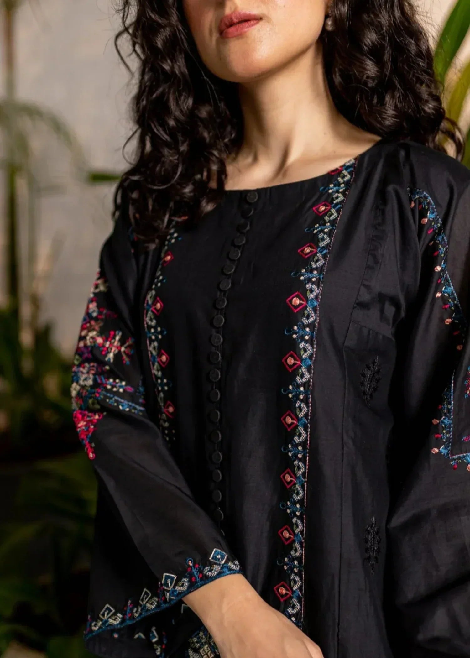 The Turkish Wear AALIYAH EMBROIDERED KURTA SET Women 2pcs